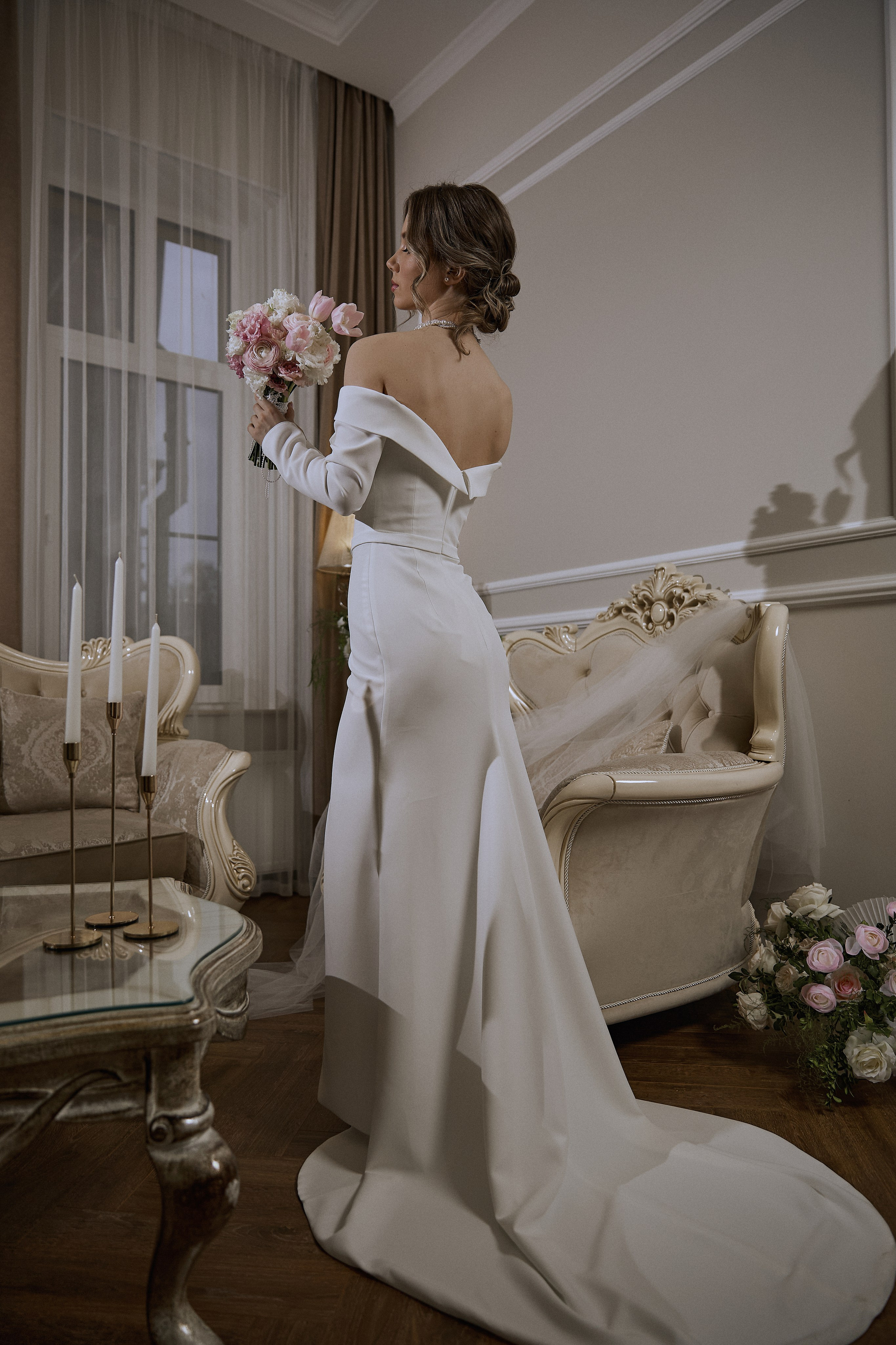 Утро невесты в отеле. Фотограф в Твери Helga J. Fox