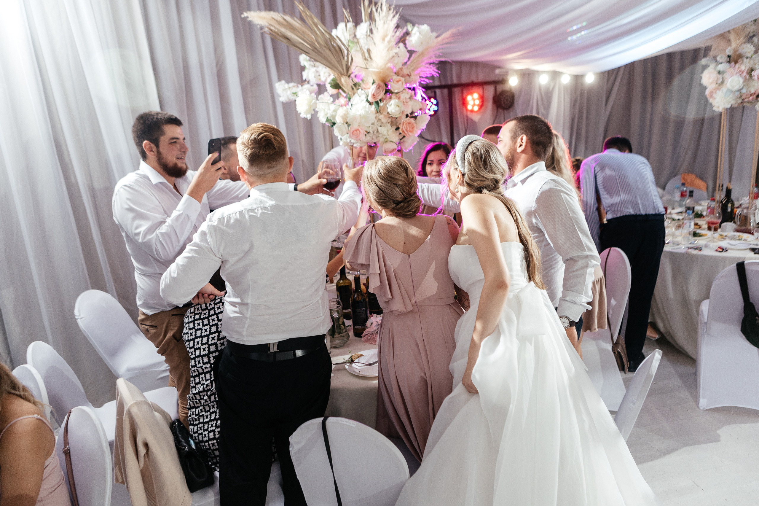 Свадебный фотограф Уфа — Руслан ГабдлисламовЖивые эмоции, красивые кадры, воспоминания на всю жизнь.Работаю по всей Республике Башкортоста. Свадебный фотограф Уфа Руслан Габдлисламов