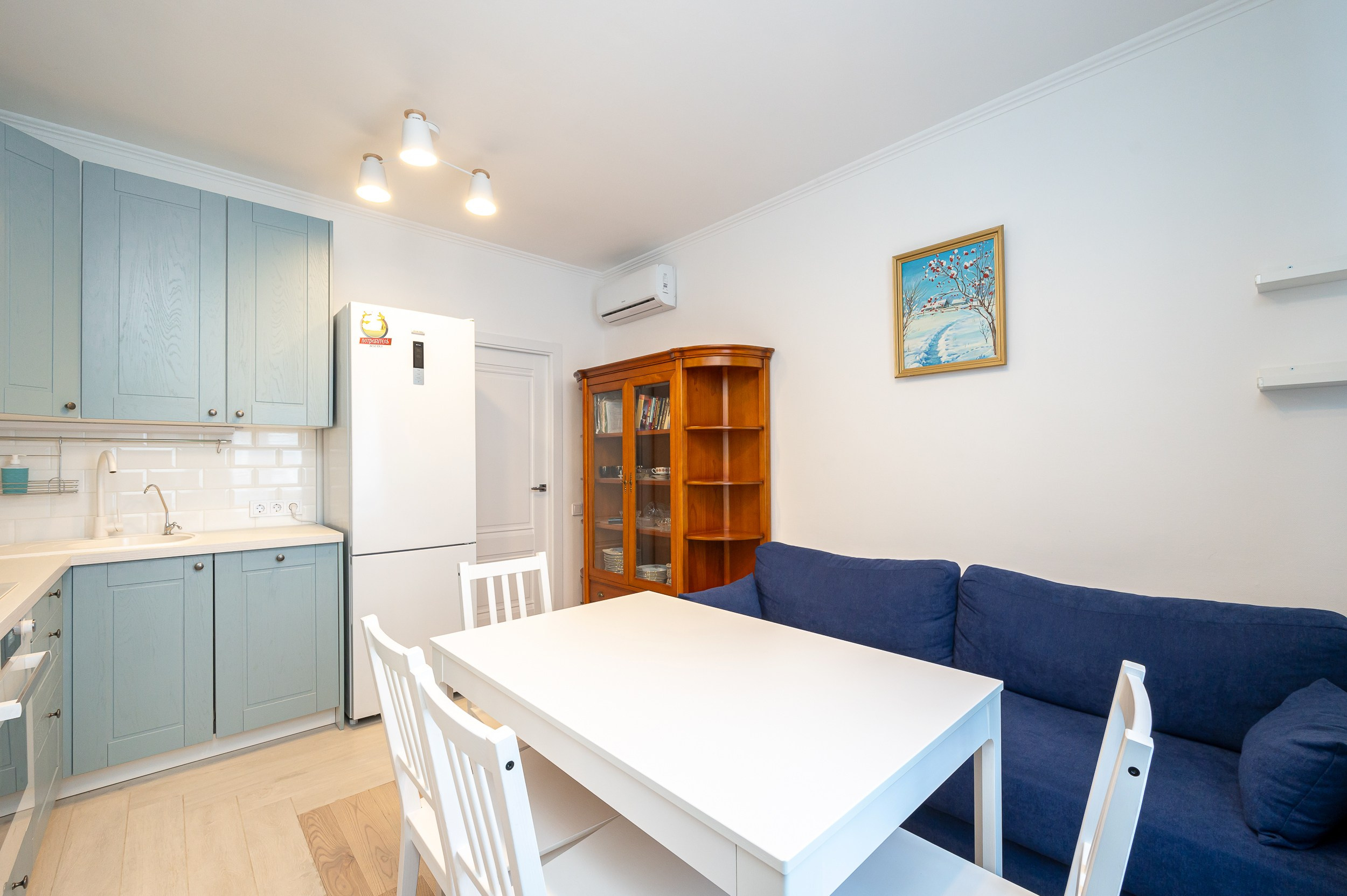 Квартира на продажу в Санкт-Петербурге. Интерьерный фотограф. Фото- видеосъемка недвижимости Санкт-Петербург