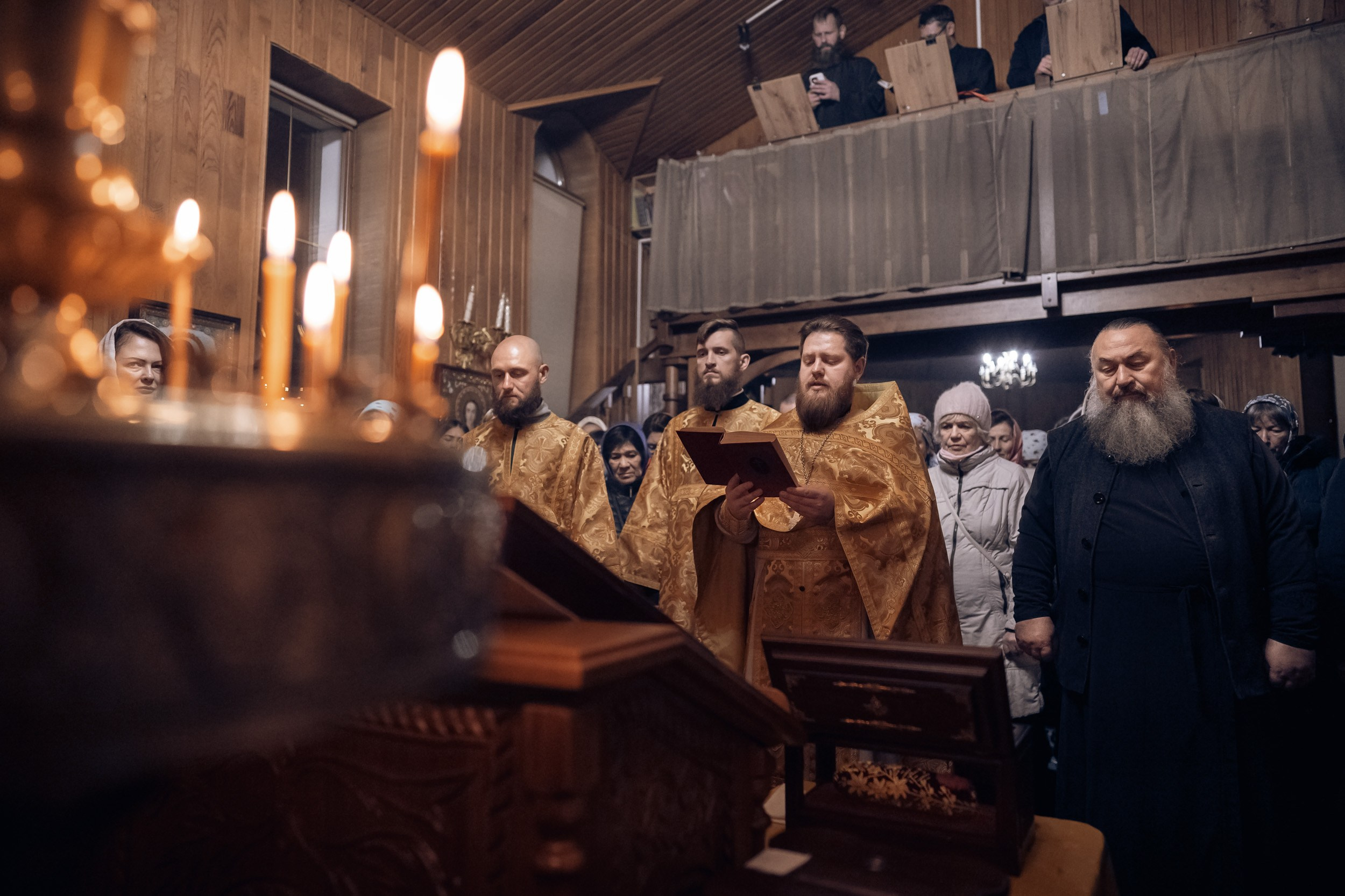 Ночная Божественная Литургия в день памяти Свт.Спиридона Тримифунтского, Севастополь. Церковный фотограф Севастополь