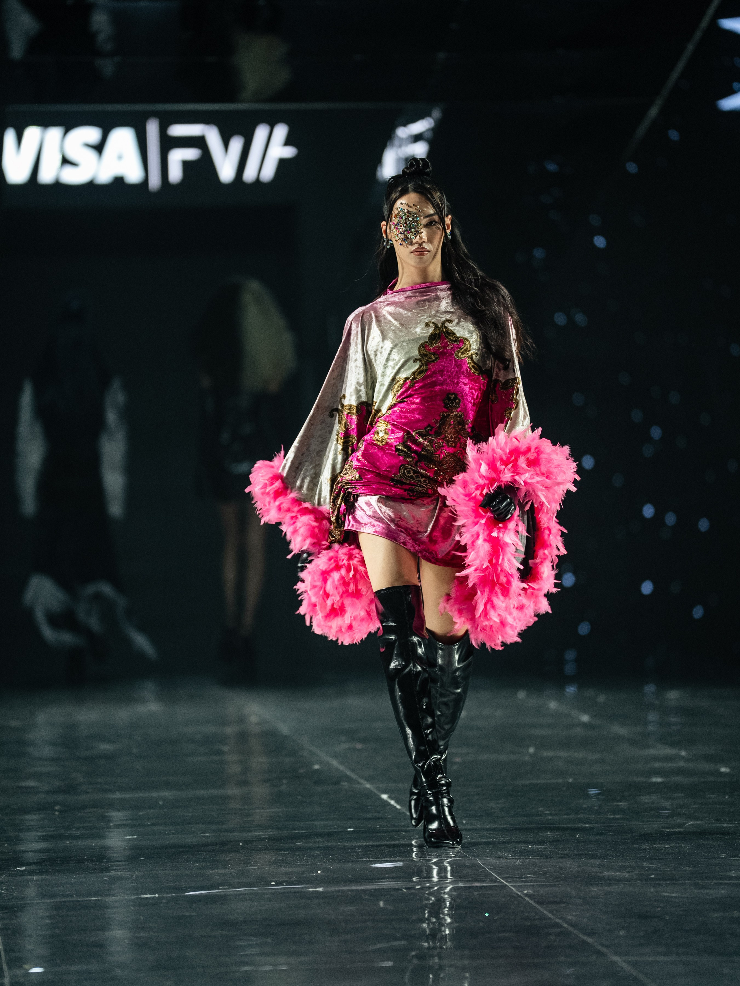 Visa Fashion Week YESYES. Сайт Алматинского НЮ АРТ, будуар и фэшн фотографа Дениса Карпенко