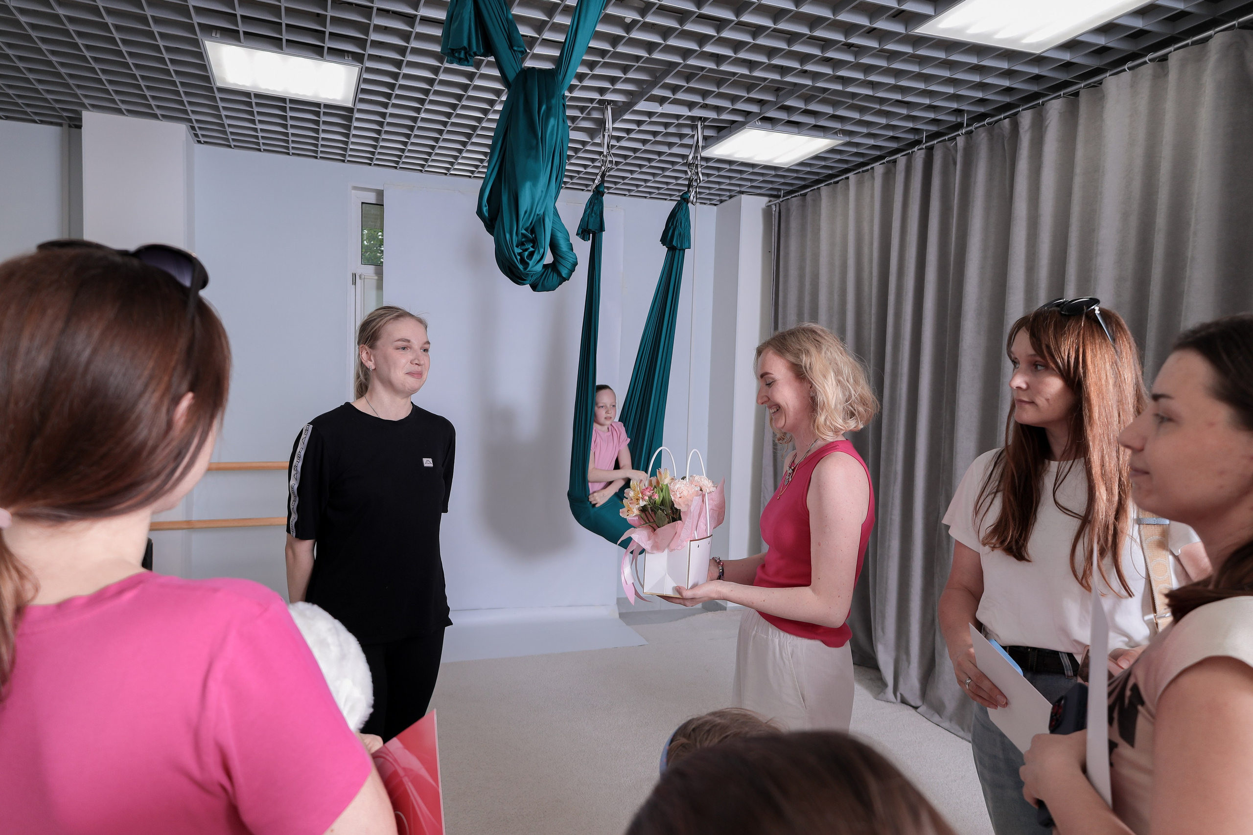 Детская аэройога. Фотограф Надршина Лилия