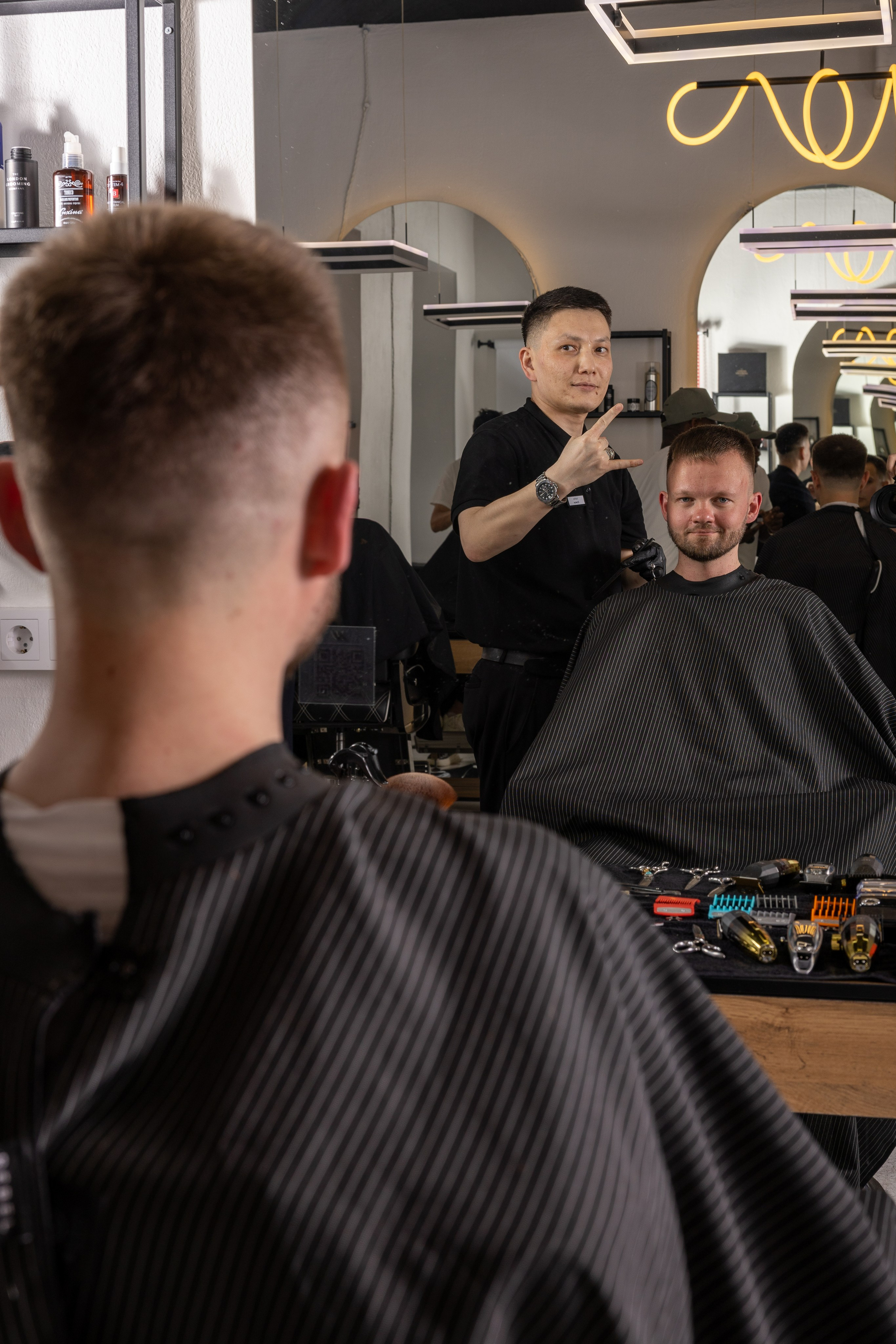 Барбершоп Jet Black 2. Репортажный фотограф Санкт-Петербург | Роман Карбышев