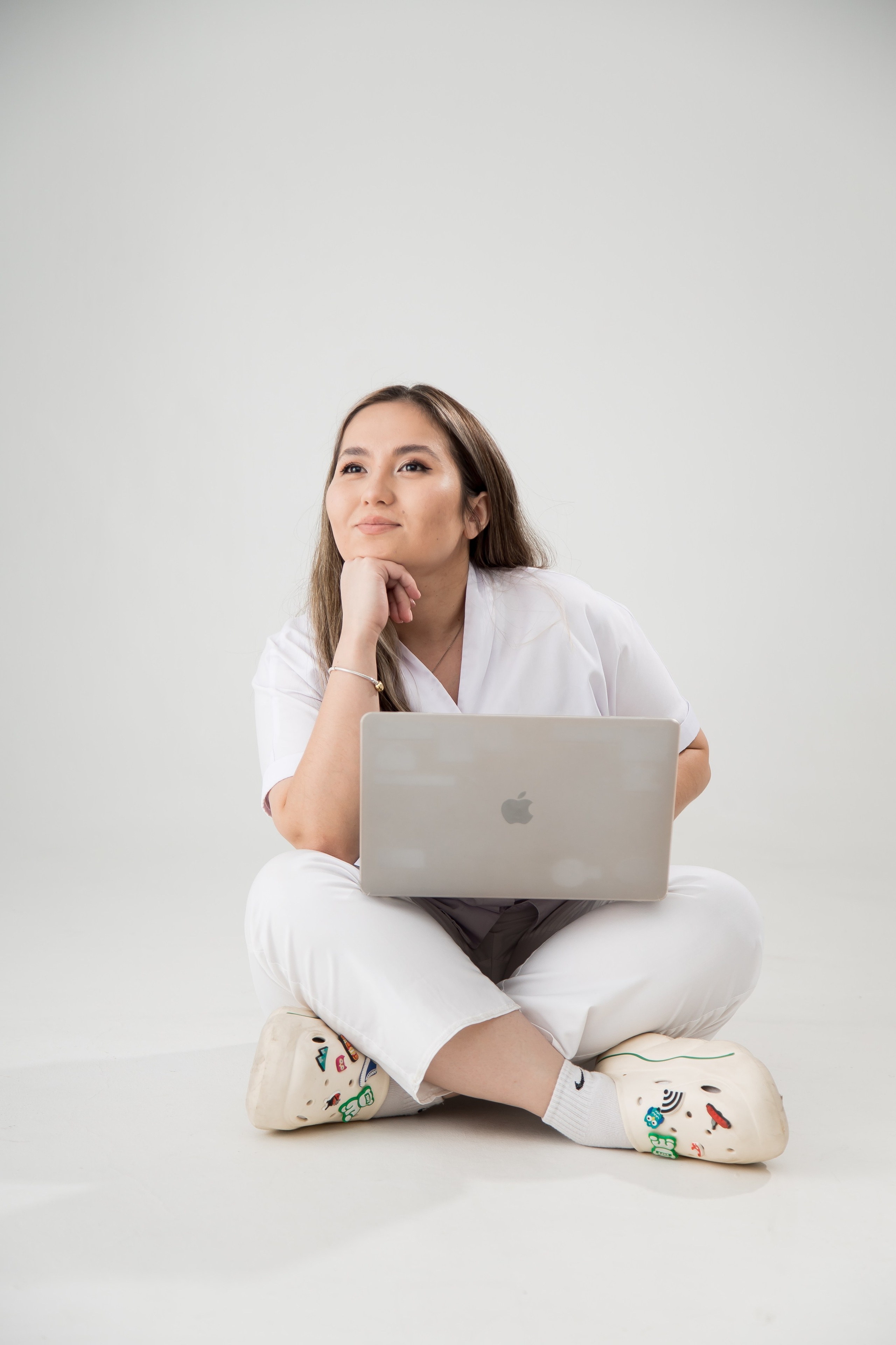 Мед Студенты. Свадебный и студийный фотограф в Алматы Ильяс Кырбаев