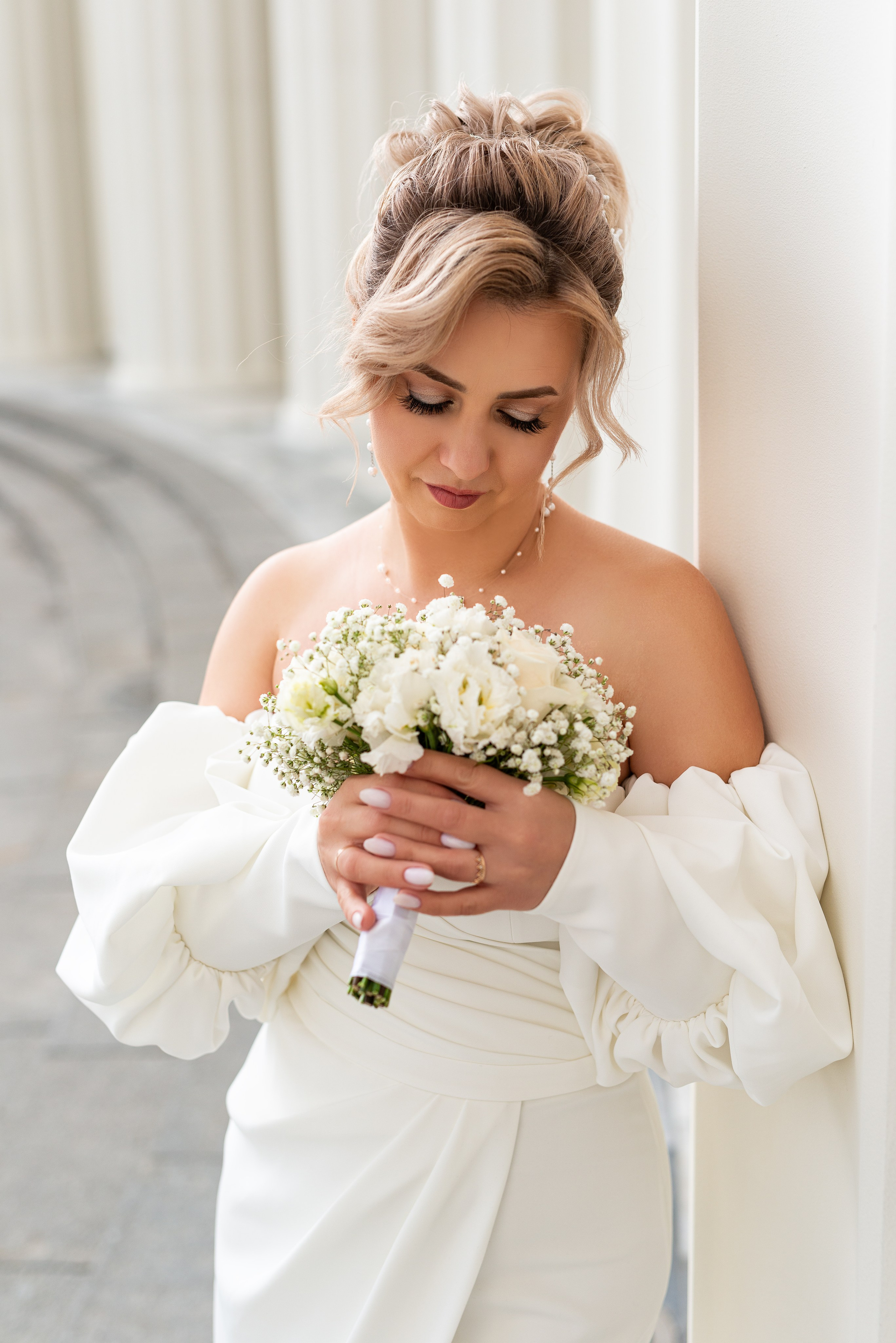 Свадебная фотосессия Юлии и Андрея на ВДНХ. Репортажный и персональный фотограф в Москве