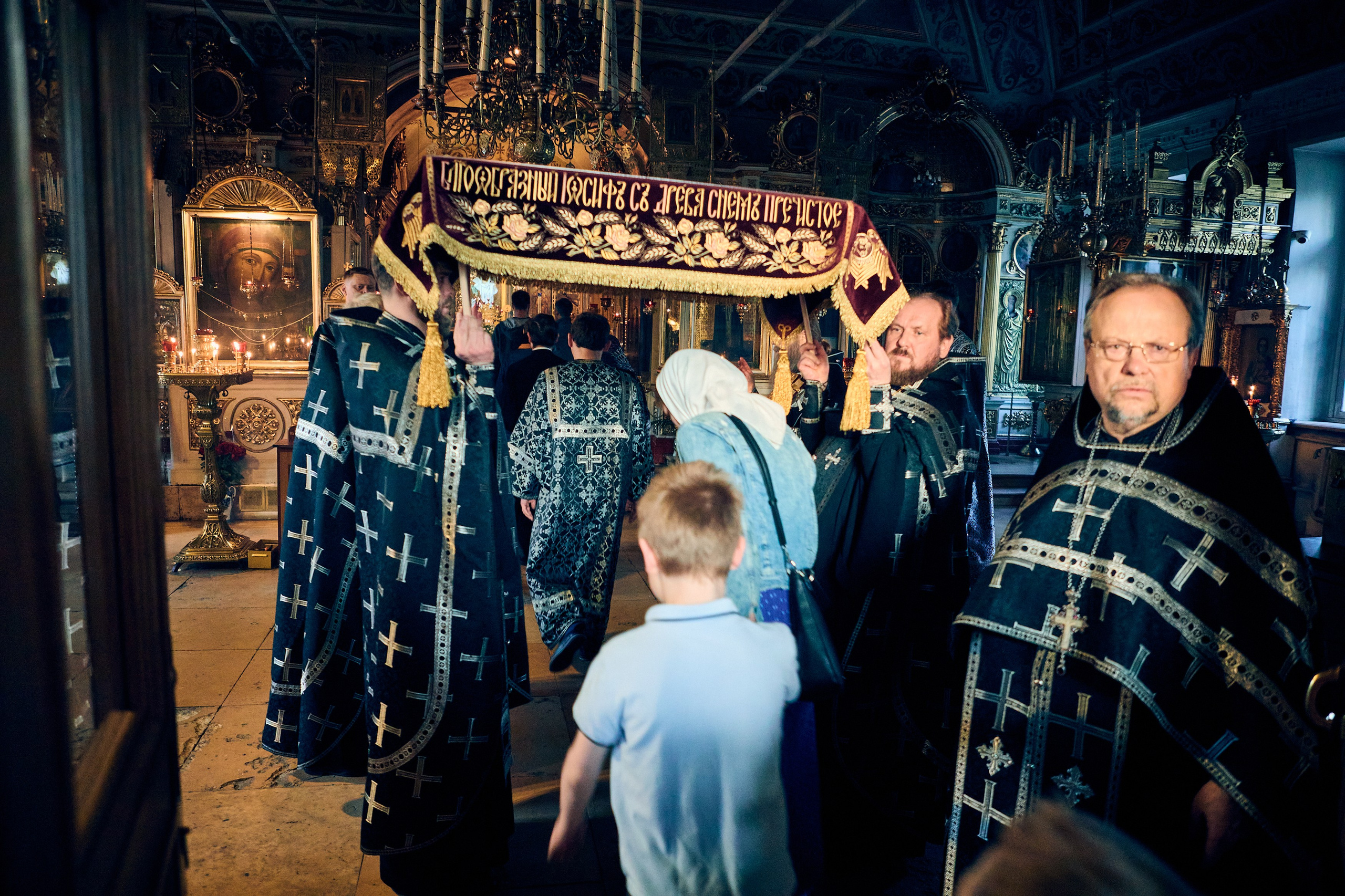 Утреня Погребение Спасителя. DMITRY MOISEENKO — фотограф, художник, топ-стилист