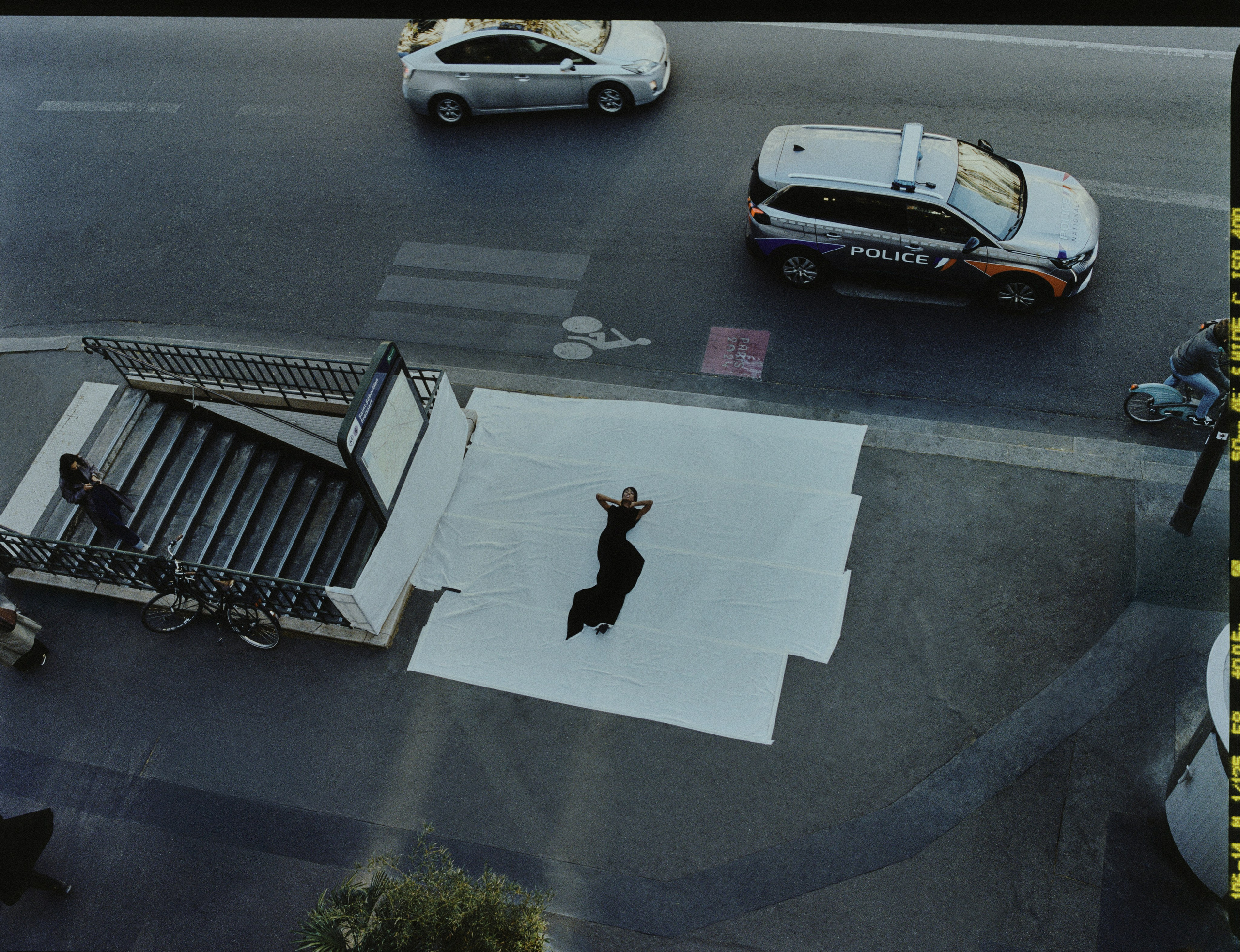 The YUNG magazine. Retoucher