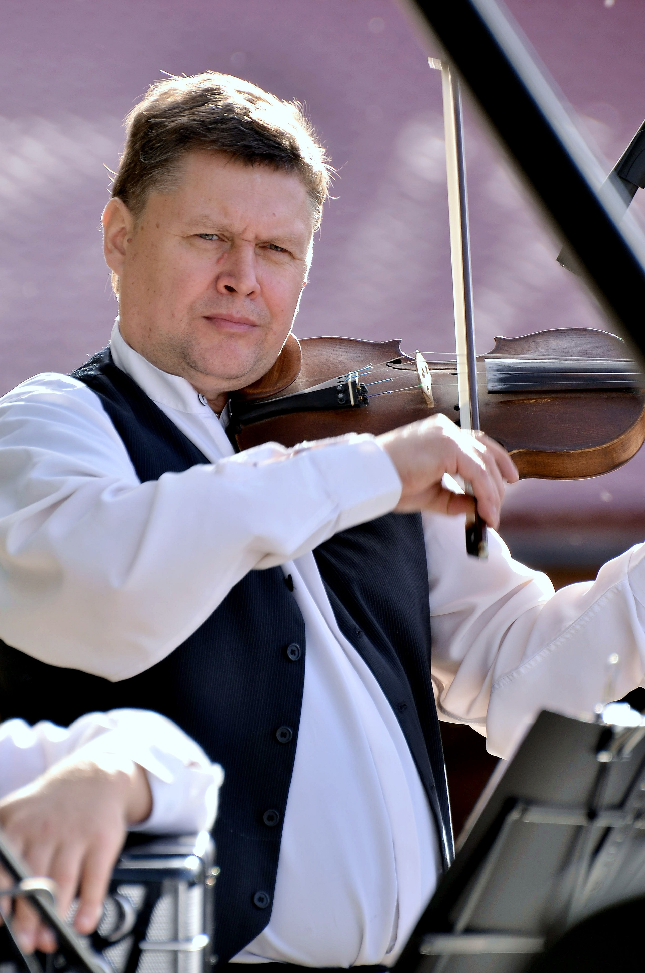 Евгений Дятлов. ФОТОГРАФ ВАШИХ МЕРОПРИЯТИЙ РЯЗАНЬ СЕРГЕЙ КЛЮЕВ Концертная фотография близка к репортажу и портретной съемке