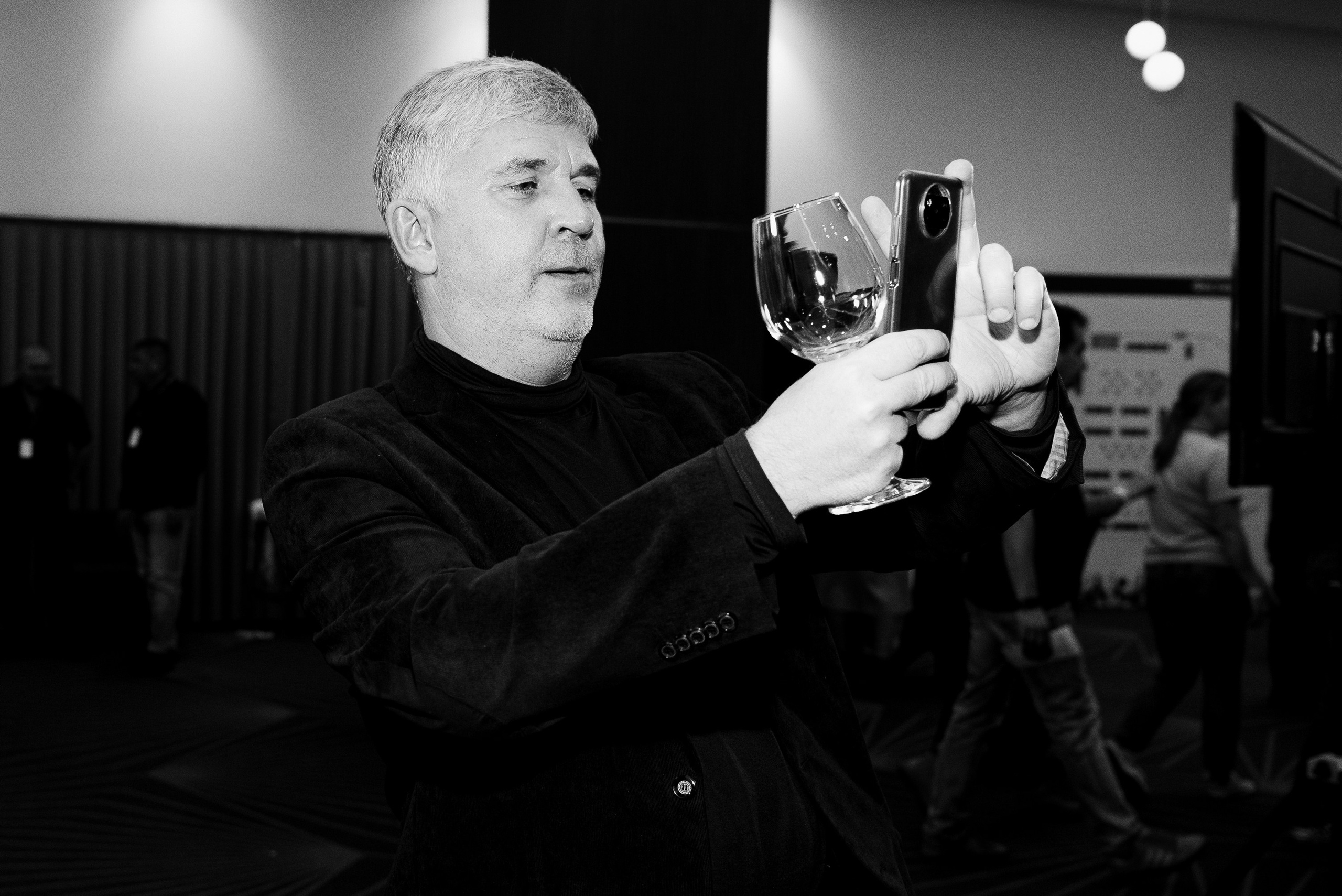 ФЕСТИВАЛЬ ВИНА И КРЕПКИХ НАПИТКОВ МАВТ-ВИНОТЕКА. Репортажный фотограф Зуев Роман г. Челябинск