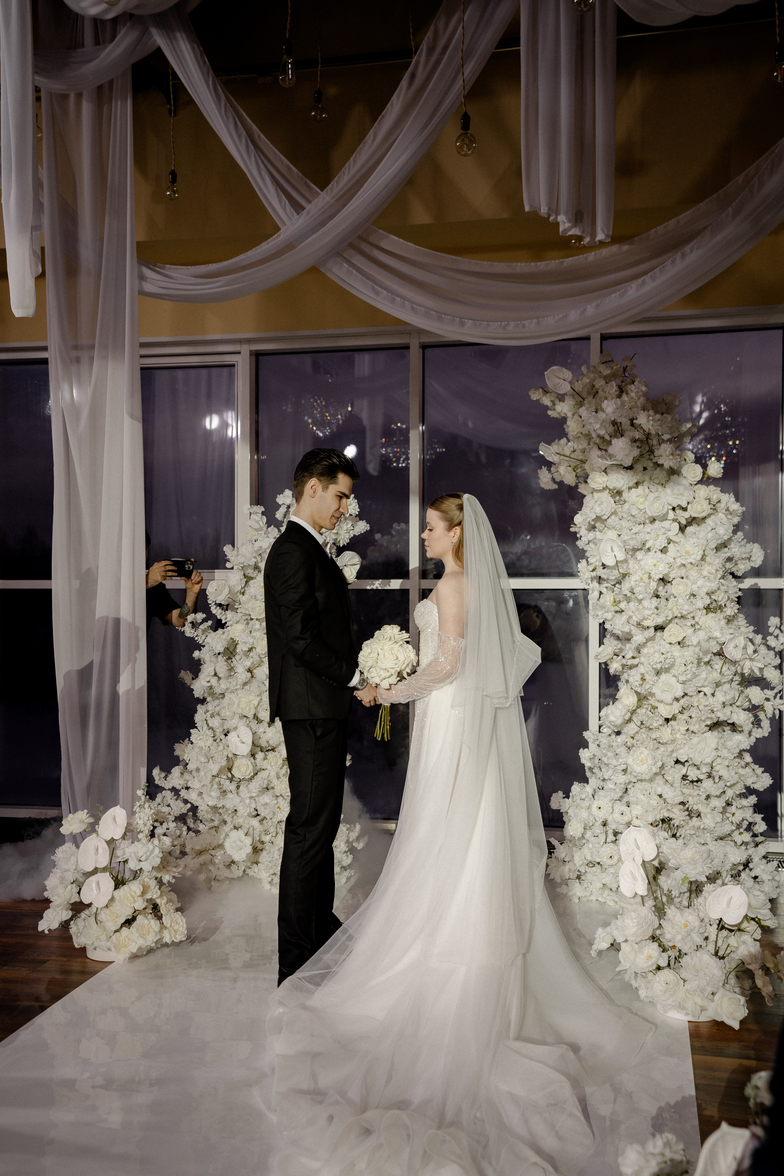 СВАДЕБНАЯ СЬЕМКА СБОРОВ В ОТЕЛЕ И ВЫЕЗД НА ЦЕРЕМОНИЮ (СНЯТО В СИБИРЕ В НИЖНЕВАРТОВСКЕ). Профессиональный фотограф, Санкт-Петербург — Виктория Богомолова