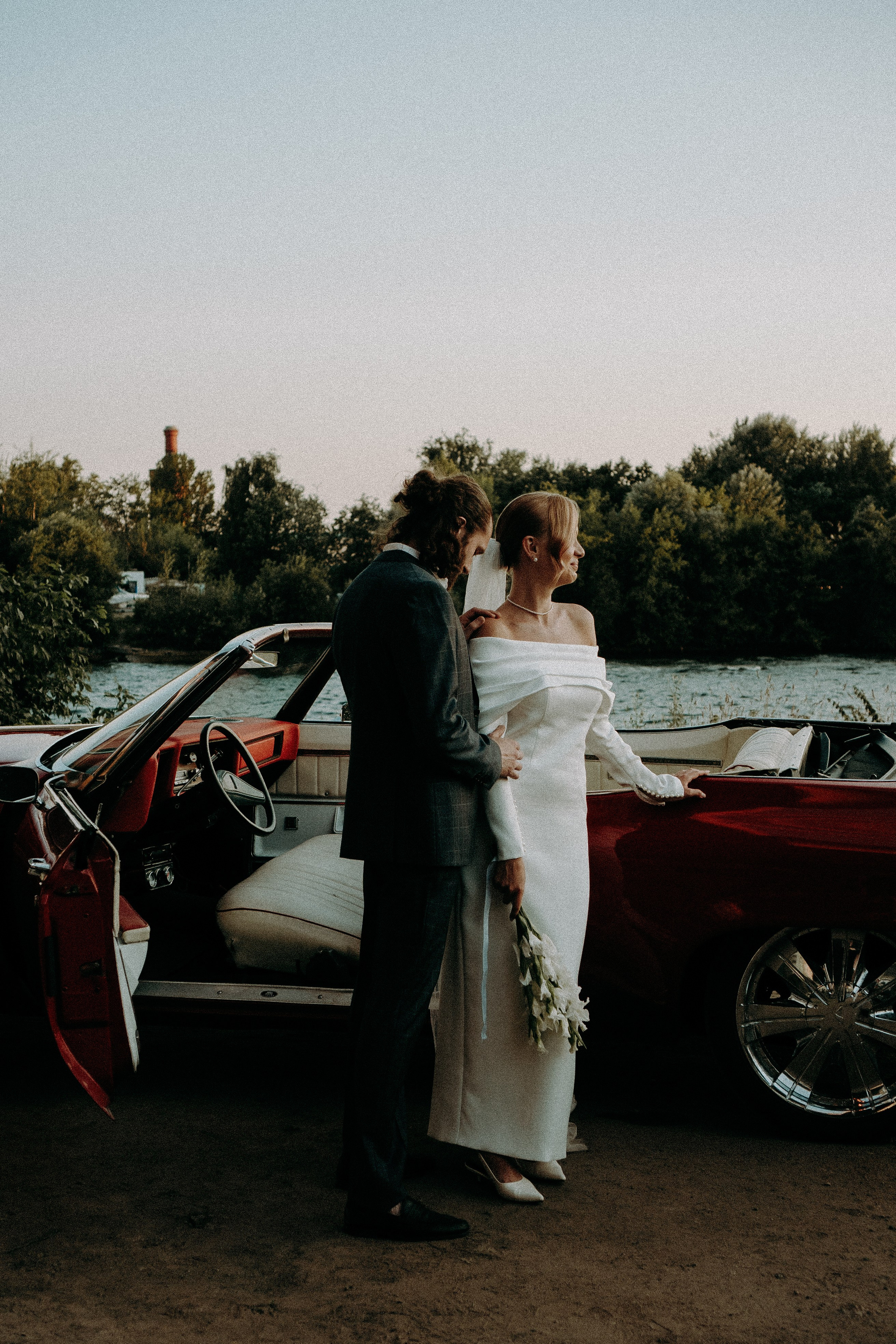 СВАДЕБНАЯ СЬЕМКА ВОЗЛЕ МСОТА БЕТАНКУРА НА КАБРИОЛЕТЕ. Профессиональный фотограф, Санкт-Петербург — Виктория Богомолова