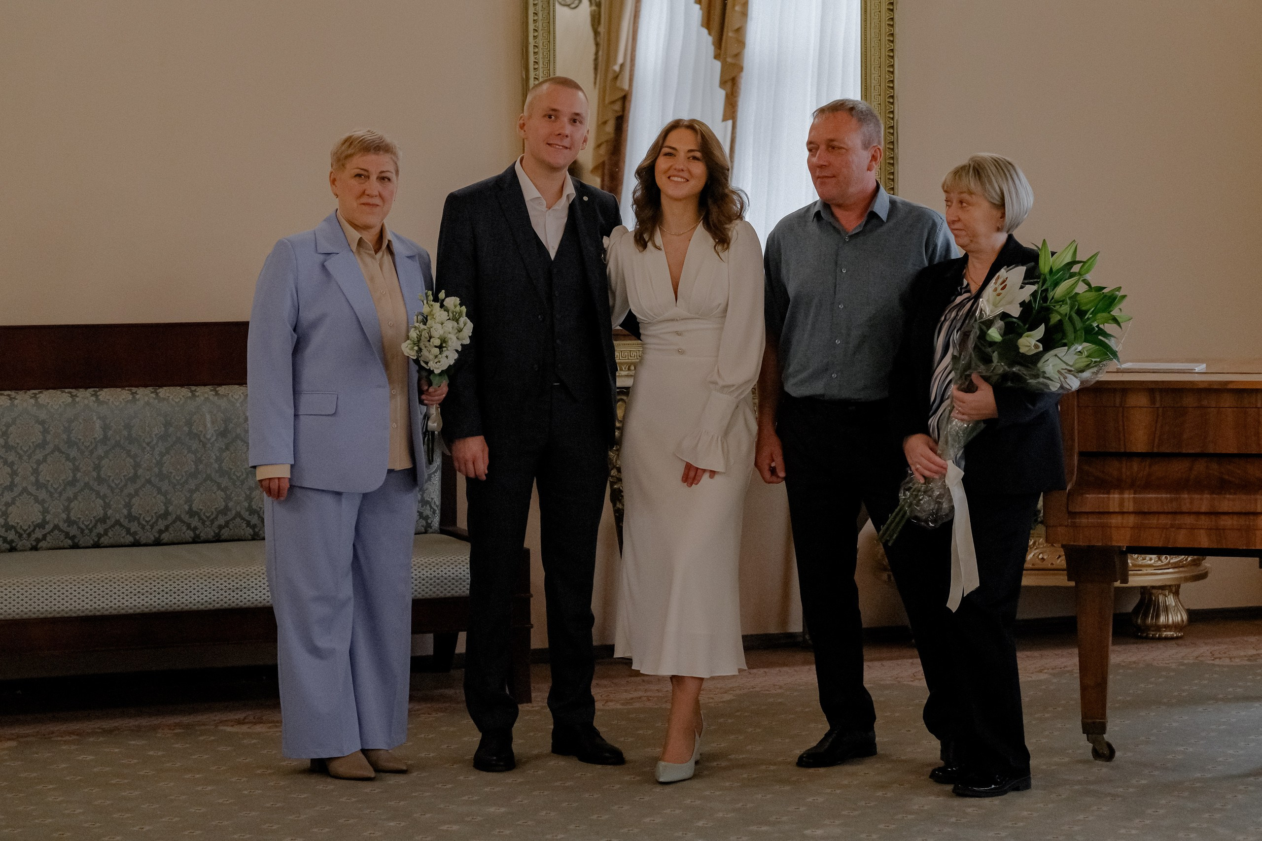 СВАДЕБНАЯ СЬЕМКА ПАРЫ ВО ВТОРОМ ДВОРЦЕ БРАКОСОЧЕТАНИЯ И ПРОГУЛКА ПО ЧЕРНЫШЕВСКОЙ. Профессиональный фотограф, Санкт-Петербург — Виктория Богомолова