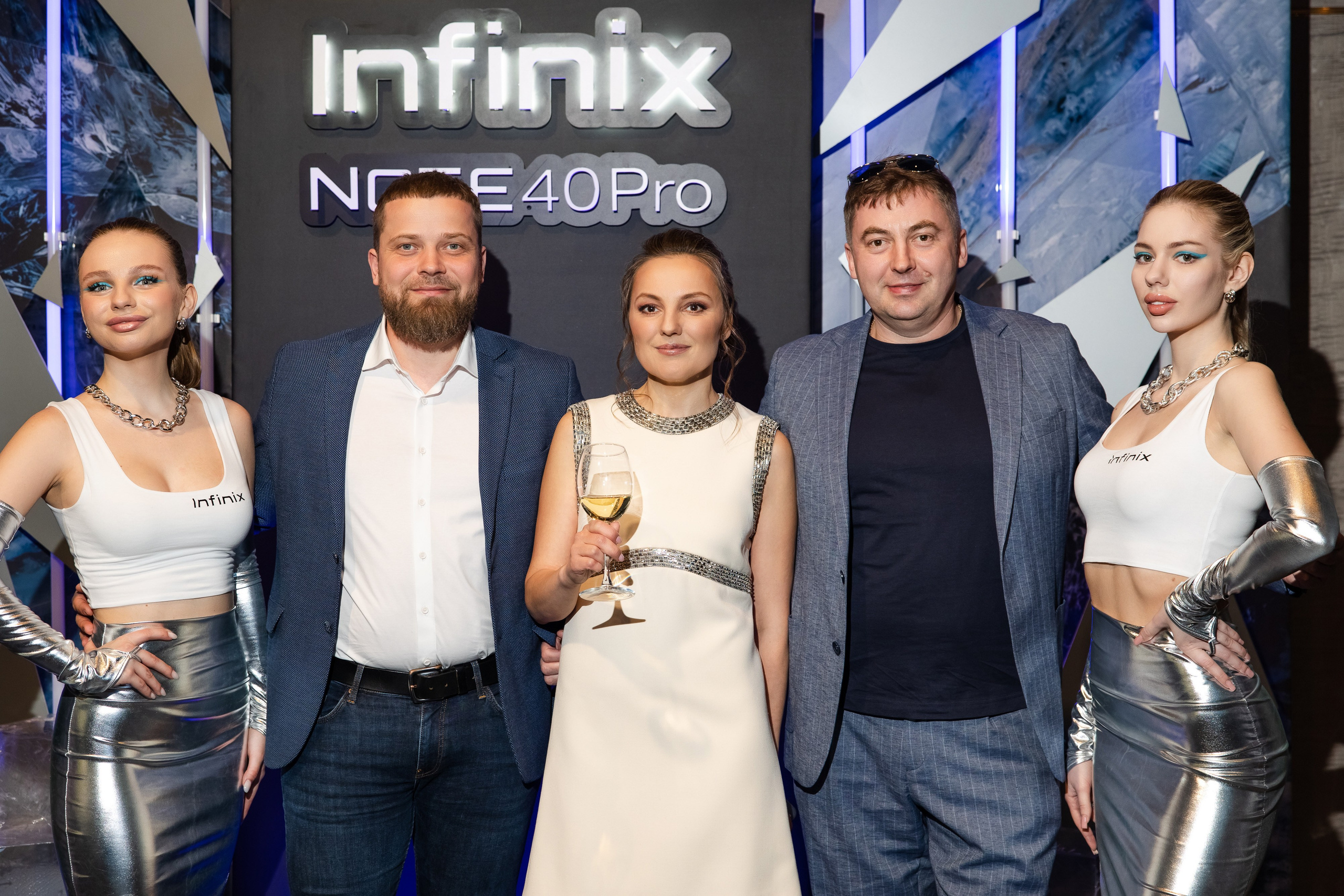 Презентация Infinix. Свадебный репортажный фотограф в Москве