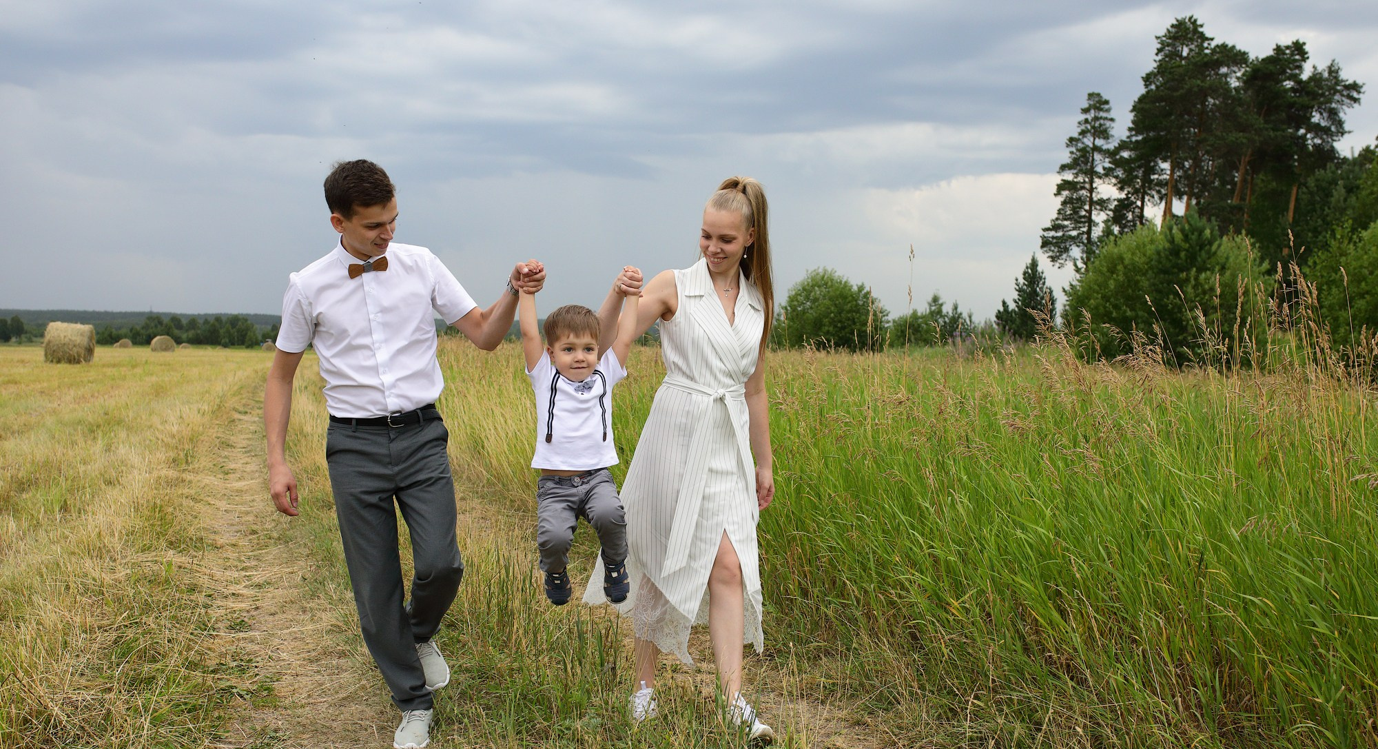 Семейный фотограф Екатеринбург Полянская Анастасия. Свадебный и семейный фотограф и видеограф в Екатеринбурге Полянские Тимур и Анастасия