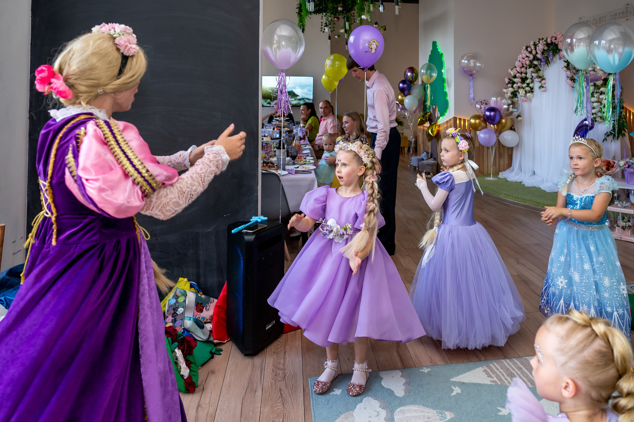 ДР в лофте с фокусником