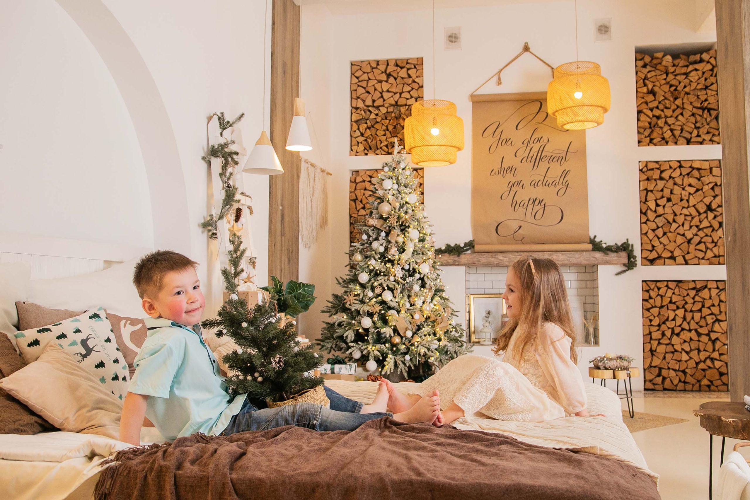 Алеша и Николь у елки. Семейный и детский фотограф в Санкт-Петербург. Natalia Fadel