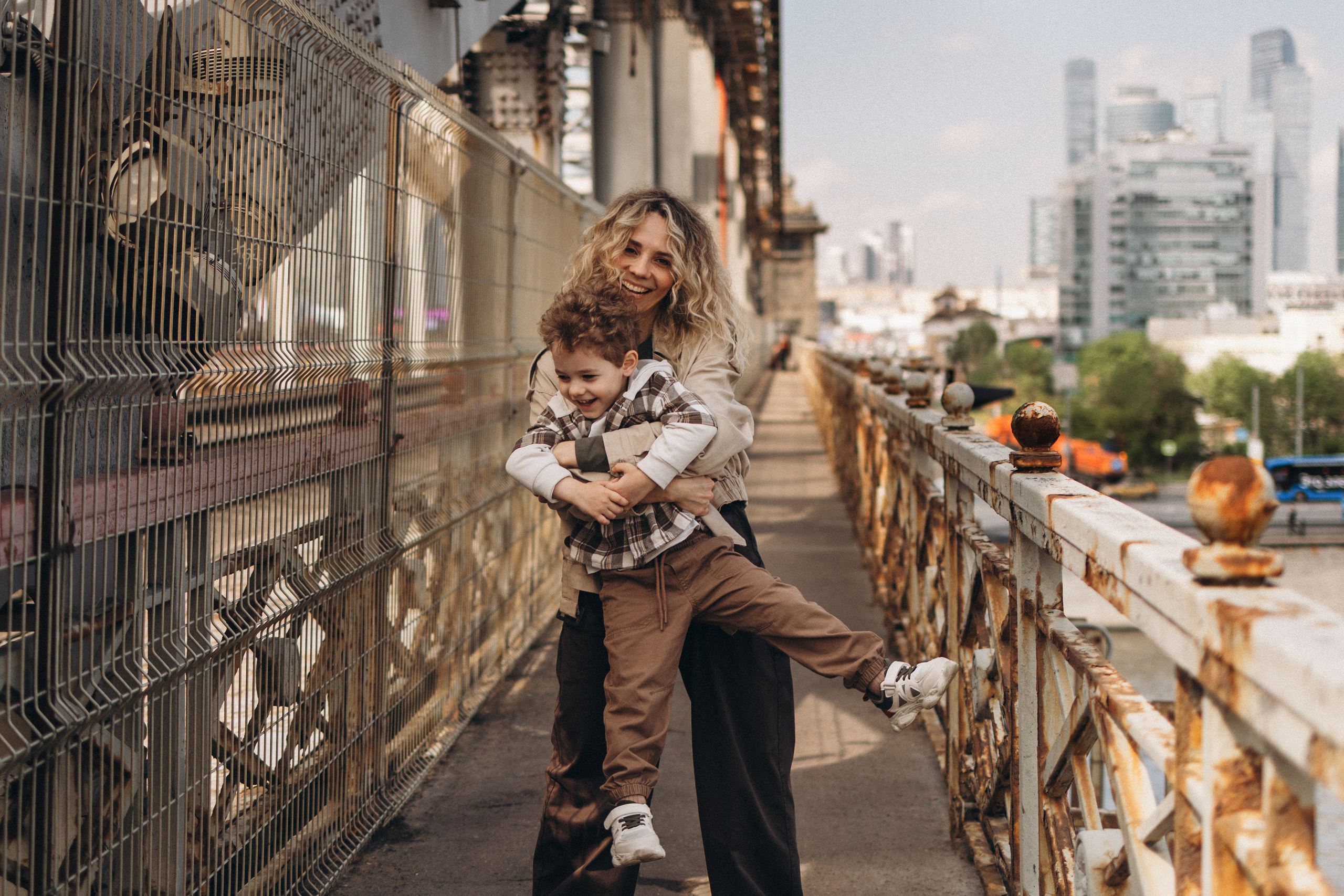 Женя и Яша, Бережковский мост. Семейный фотограф в Москве Марина Петра
