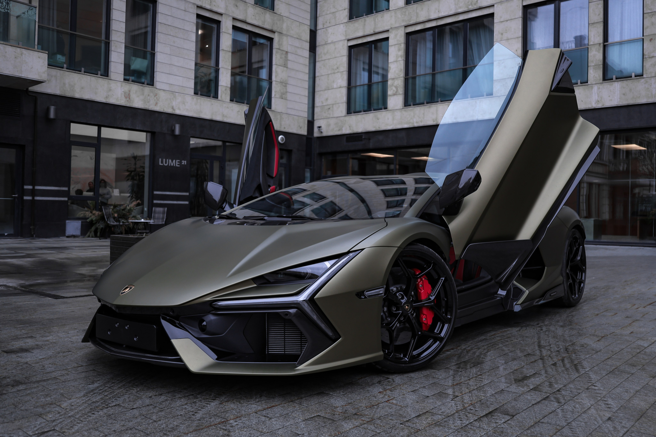 2024 Lamborghini Revuelto 6.5 AMT. Mixturecaptures