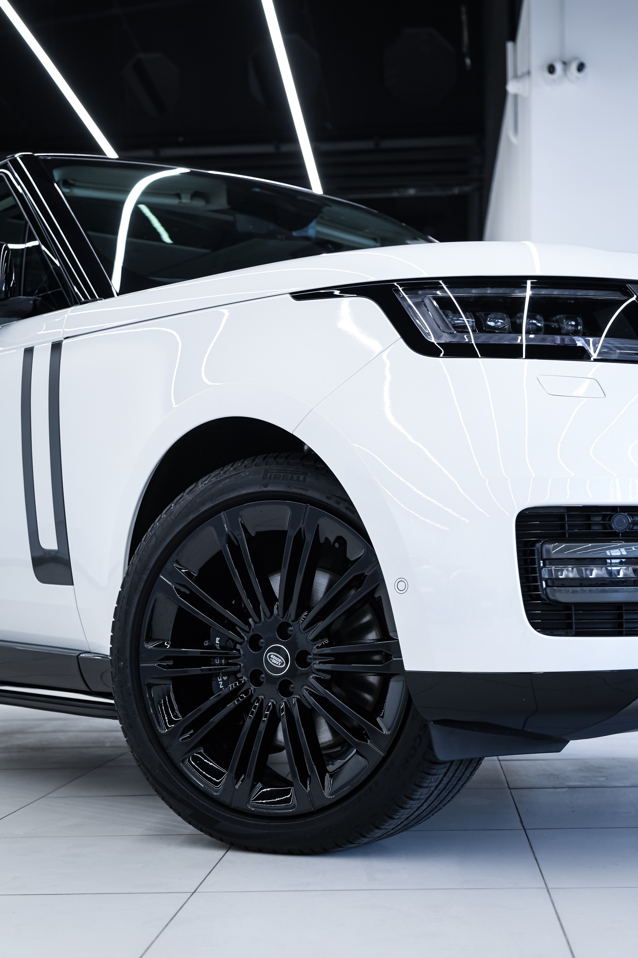 2024 Range Rover. Mixturecaptures