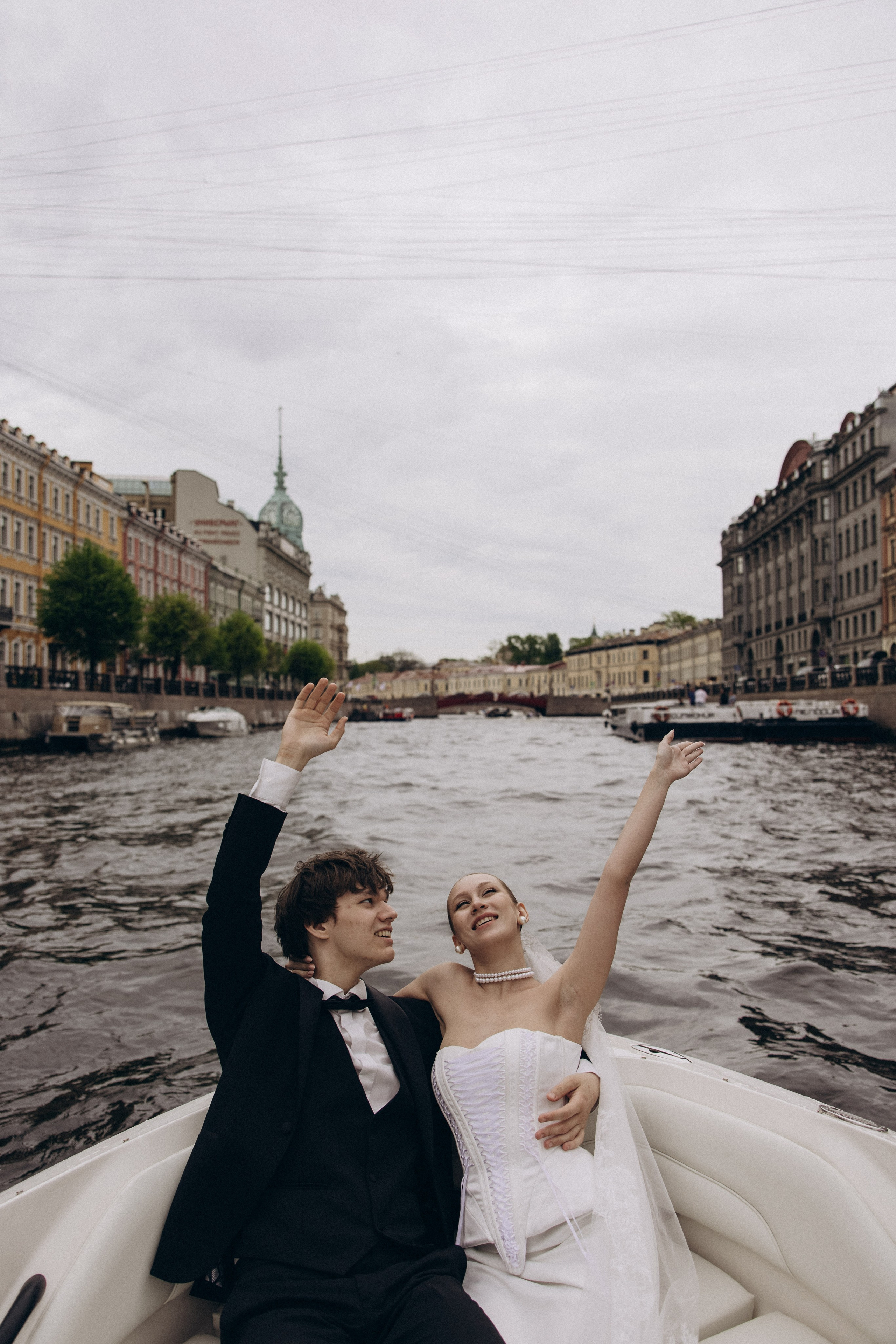Свадебная прогулка на катере. Семейный и свадебный фотограф в Санкт-Петербурге Екатерина Васильева