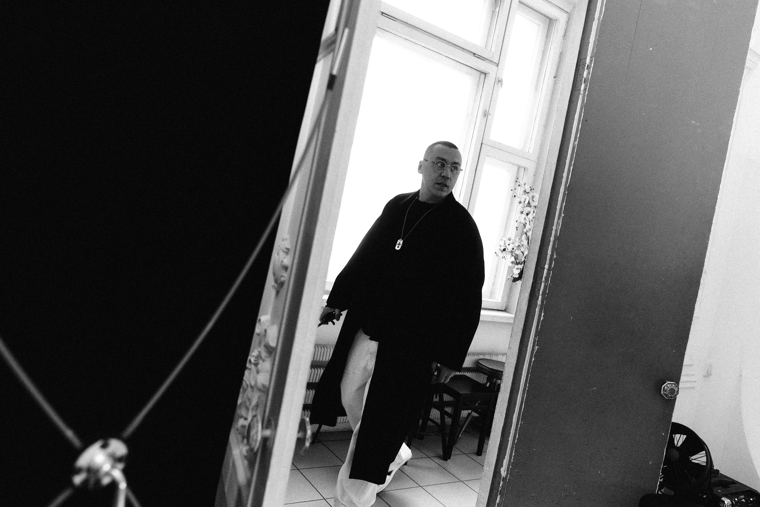 Бэкстейдж со съёмки Дмитрия Портнягина у Валентина Блоха. Commercial photographer | Anton Ermakov