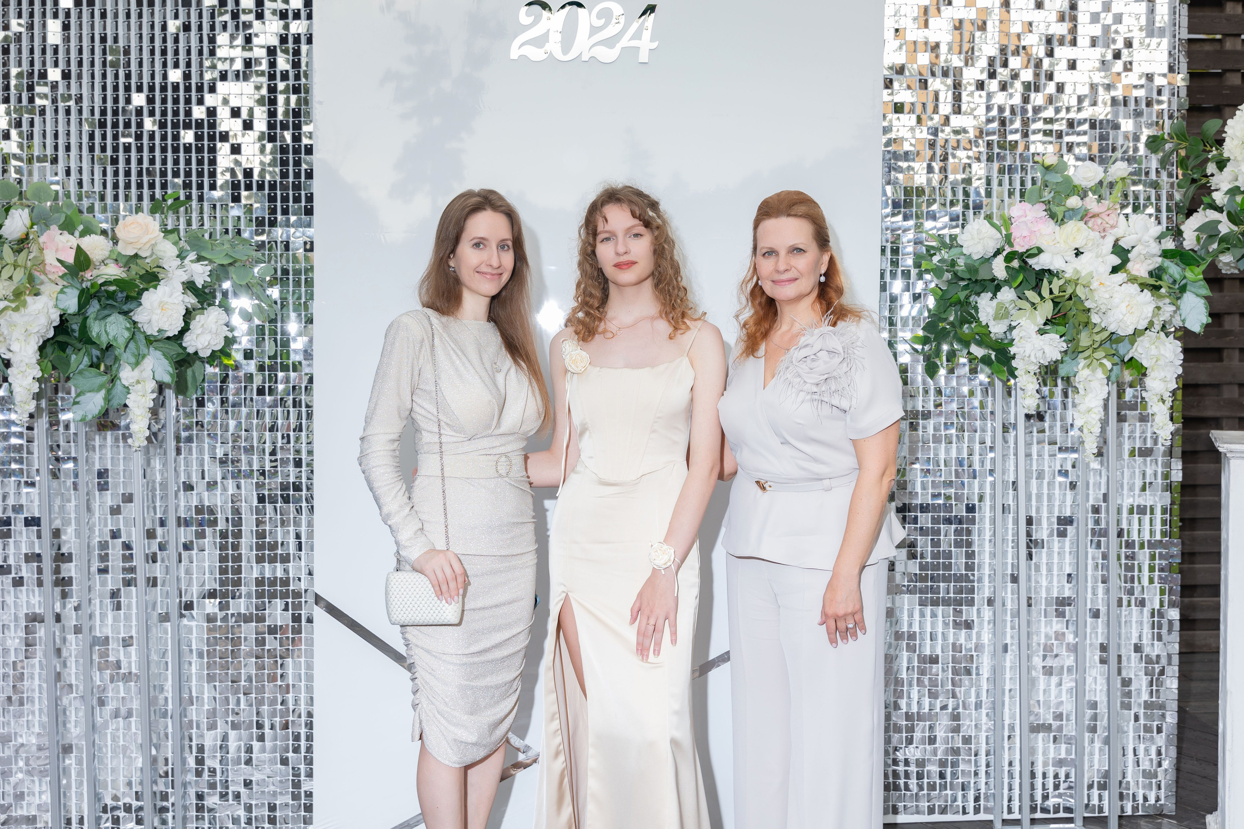 Выпускной вечер в школе № 58. Выпускные альбомы во Владивостоке