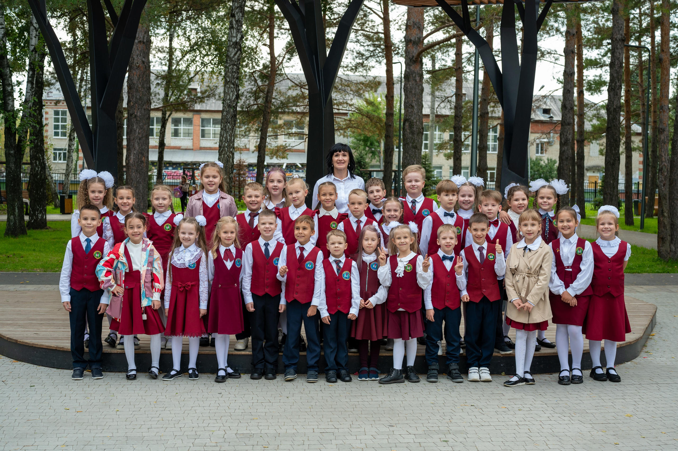 1 сентября 16 гимназия 2 класс (линейка + в классе+ на улице). Фотограф новорожденных, семейный детский в Тюмени Татьяна Морозова