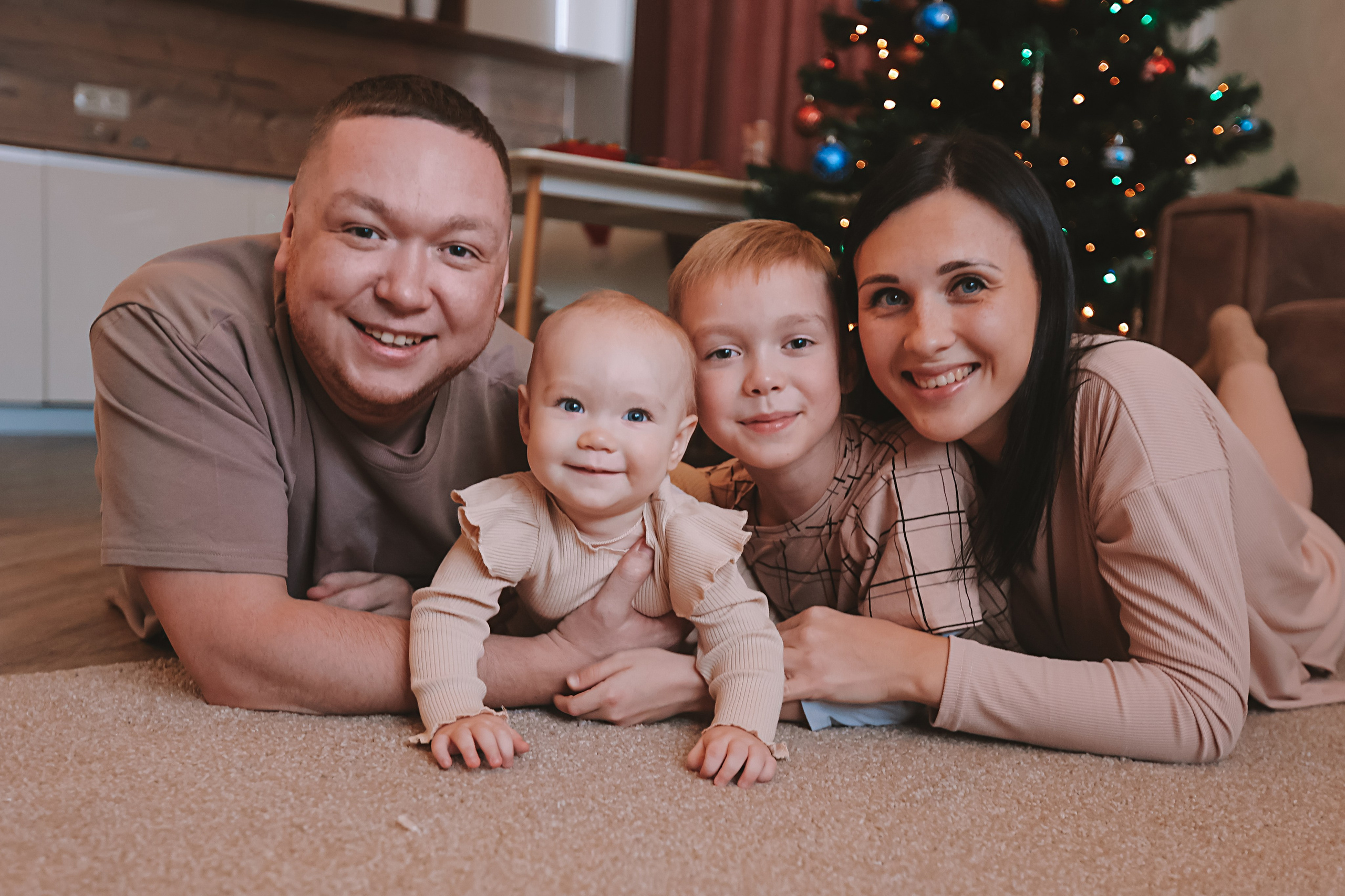Дома. Семейный фотограф Тюмень, фотограф на роды Салмина Мария