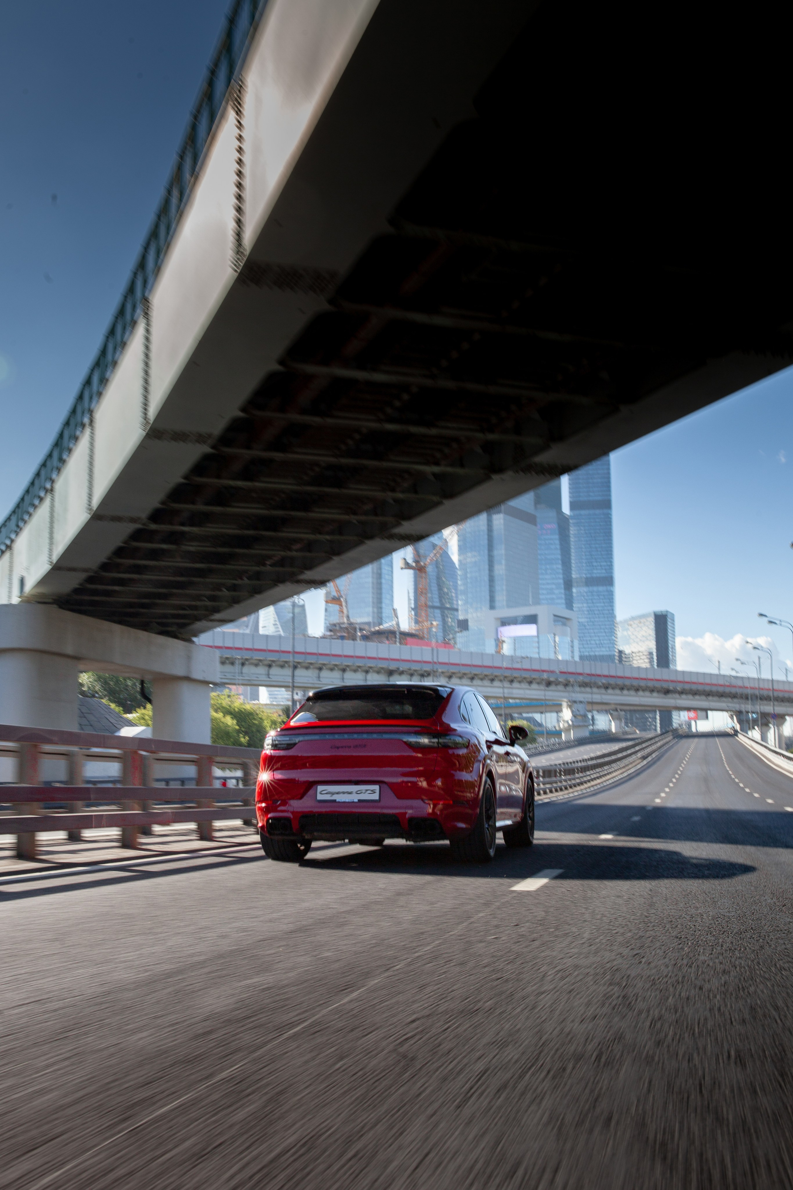 Porsche Cayenne для обложки сайта porsche.ru. Фотограф Женя Сальцын