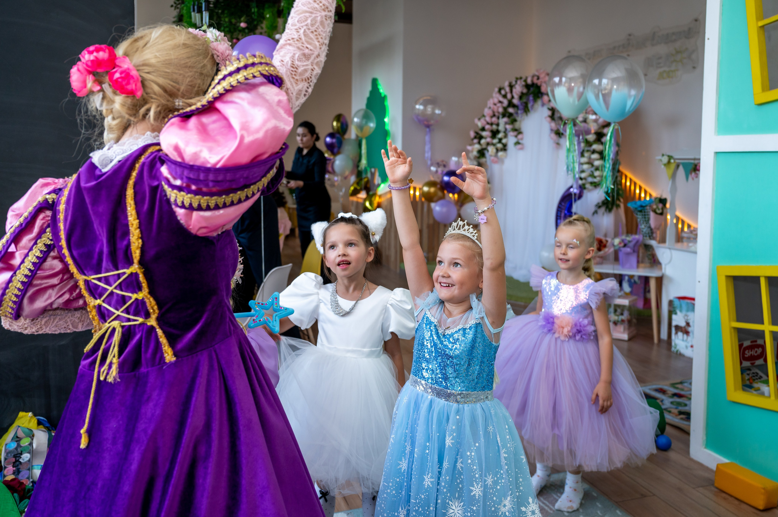 ДР в лофте с фокусником