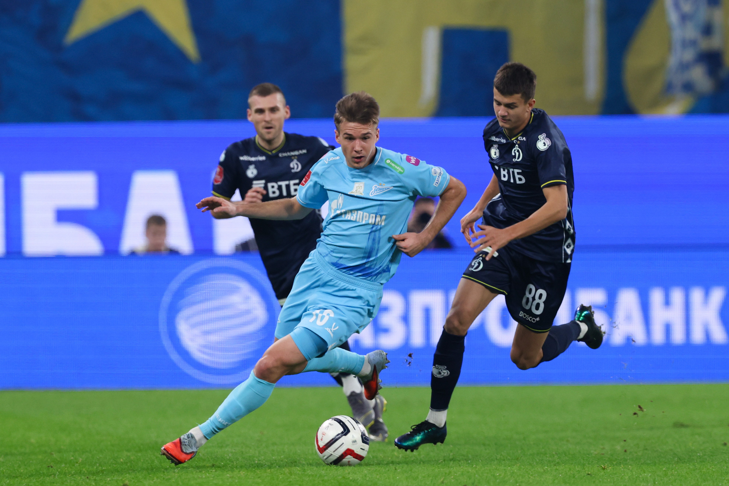 ФК «Зенит — ФК «Динамо» Москва 05.11.2025. Спортивный и репортажный фотограф Антон Тереханов
