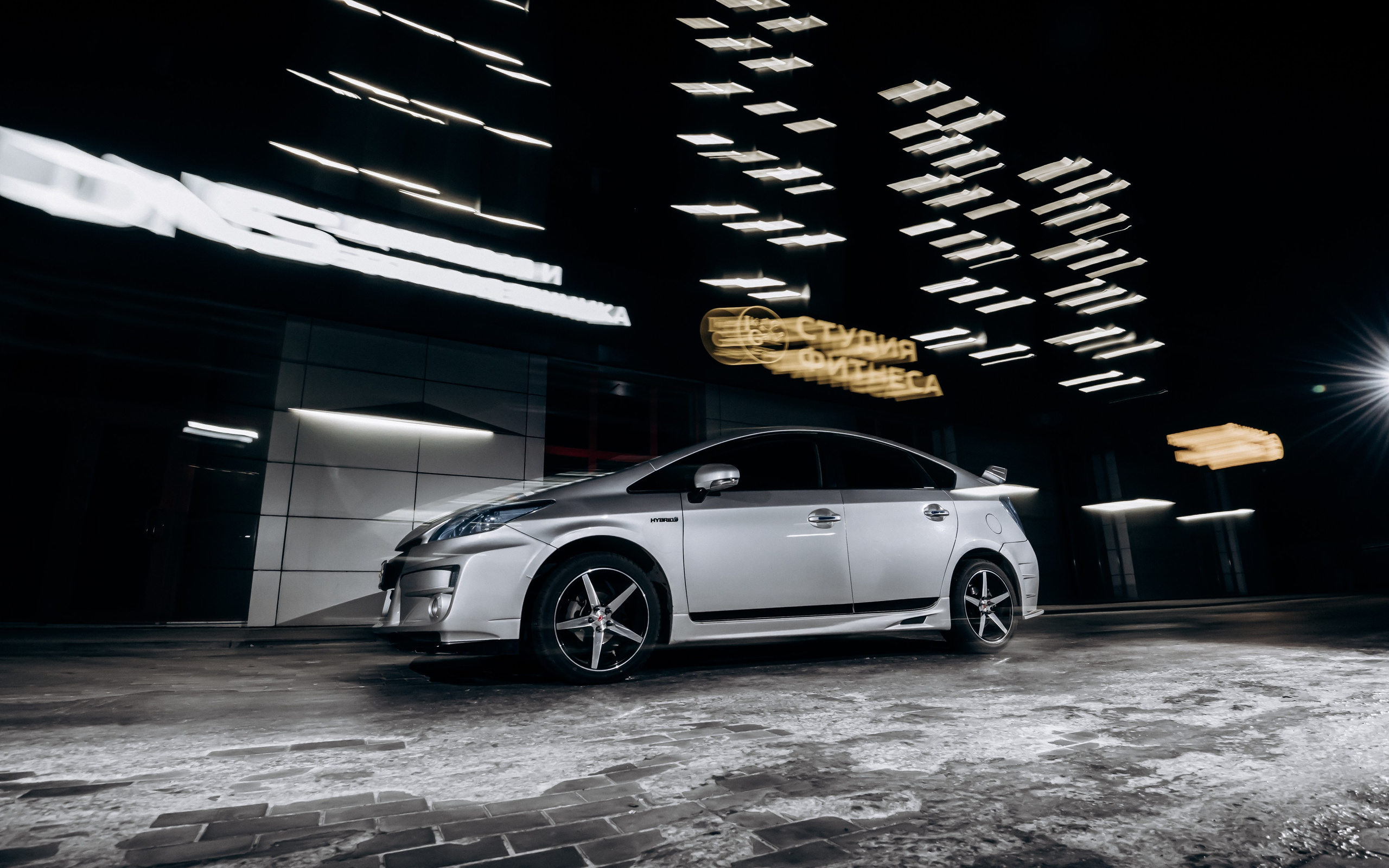 Toyota Prius. Фотограф Андрей Сенченко