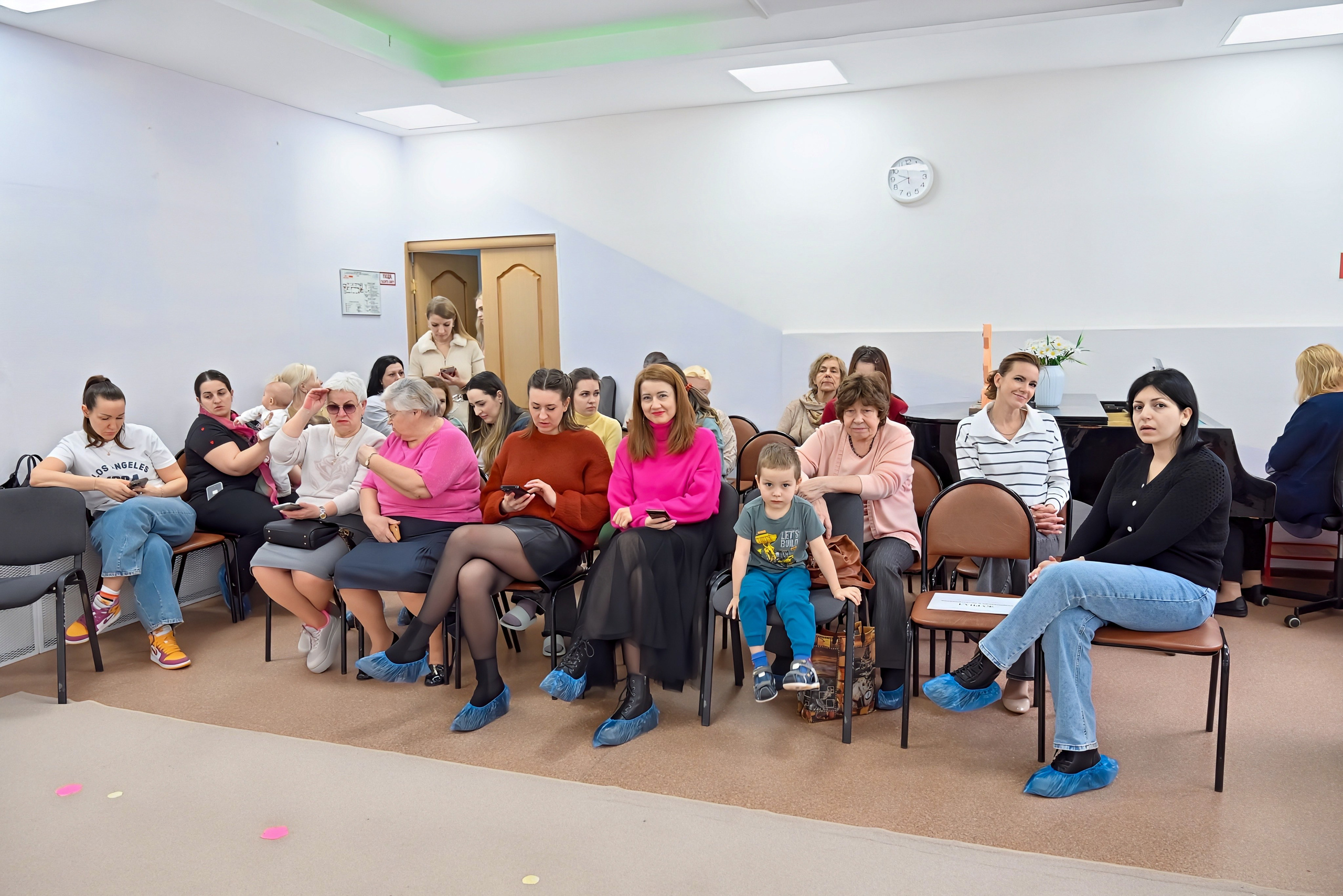 Праздник в группе Цветик семицветик. Семейный и детский фотограф Москва