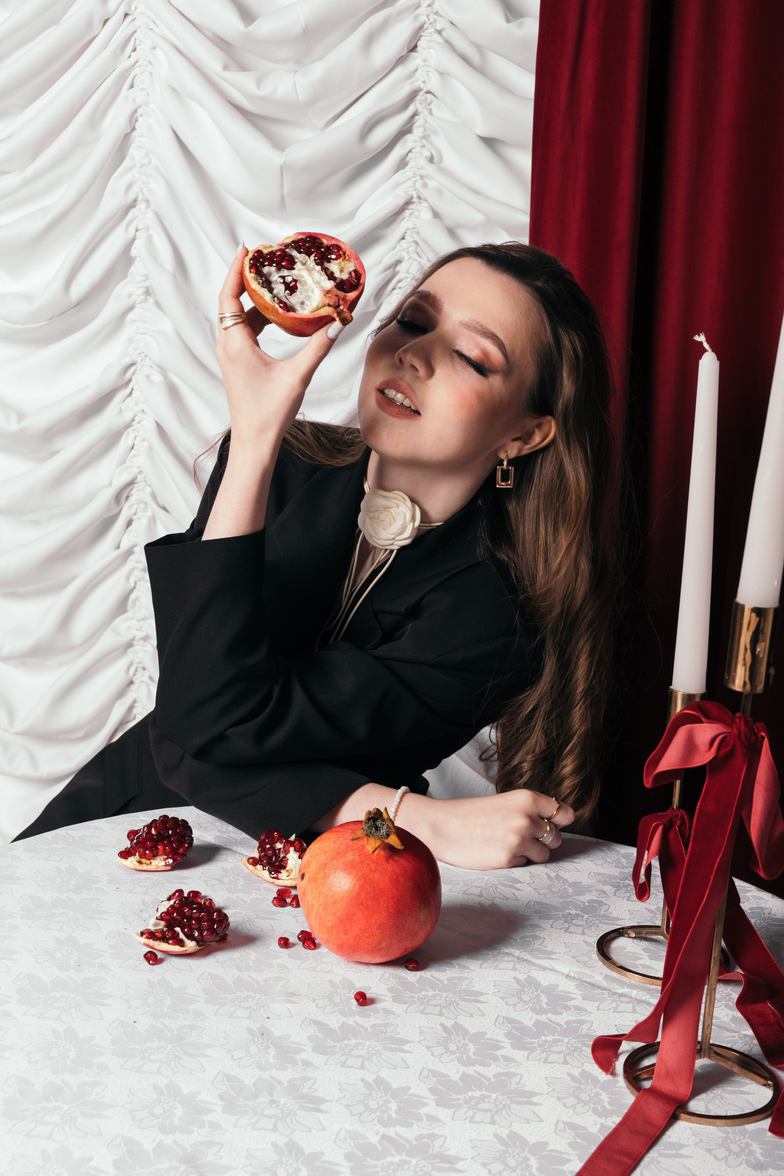 Вера и гранат. Фотограф Елена Балакина (Челябинск)