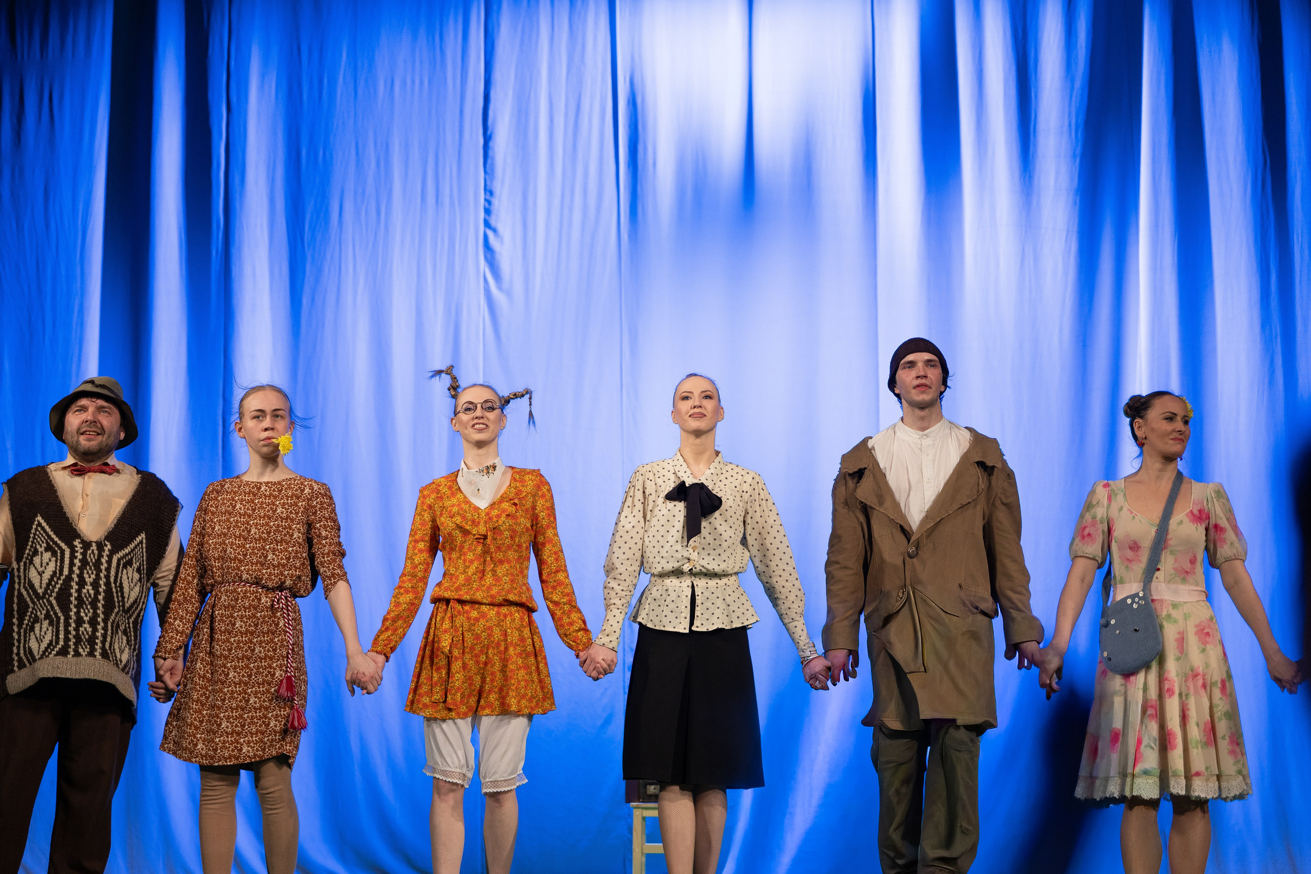 Спектакль Егора Дружинина «Всюду жизнь»