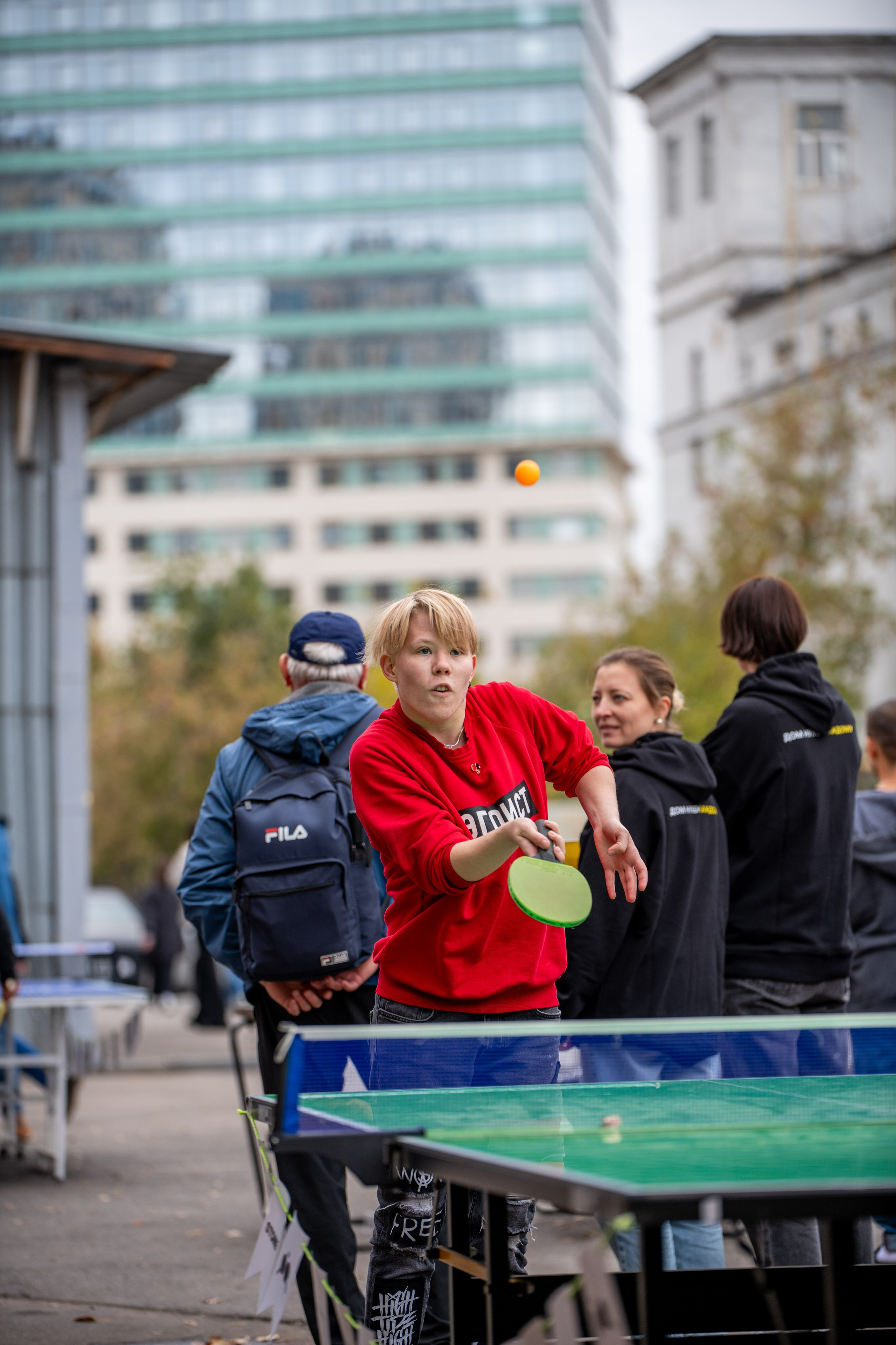 Съемка турнира по настольному теннису в НКО «Ночлежка». Фотограф в Москве. Шахабудин