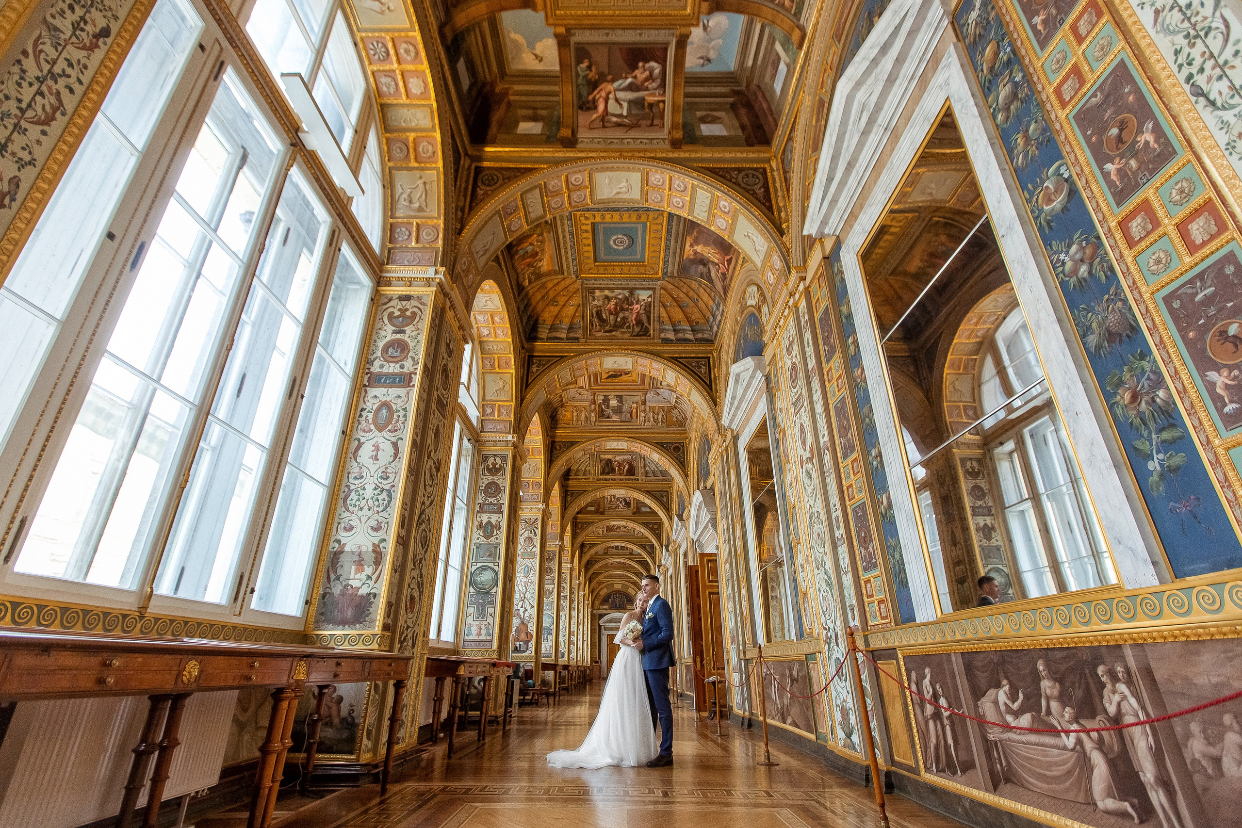 Свадебная фотосессия в Эрмитаже. Свадебный и семейный фотограф Алексей Аверин