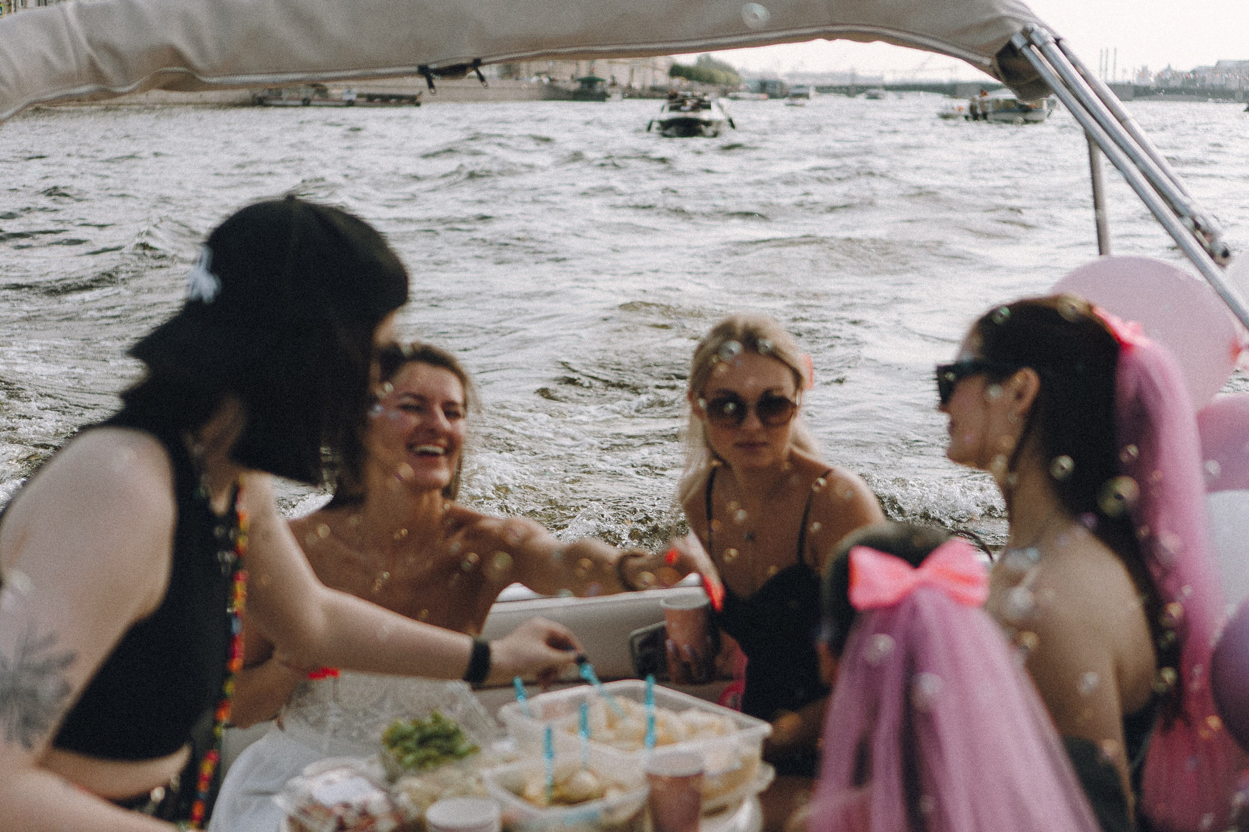 ДЕВИЧНИК НА КАТЕРЕ. Профессиональный фотограф, Санкт-Петербург — Виктория Богомолова