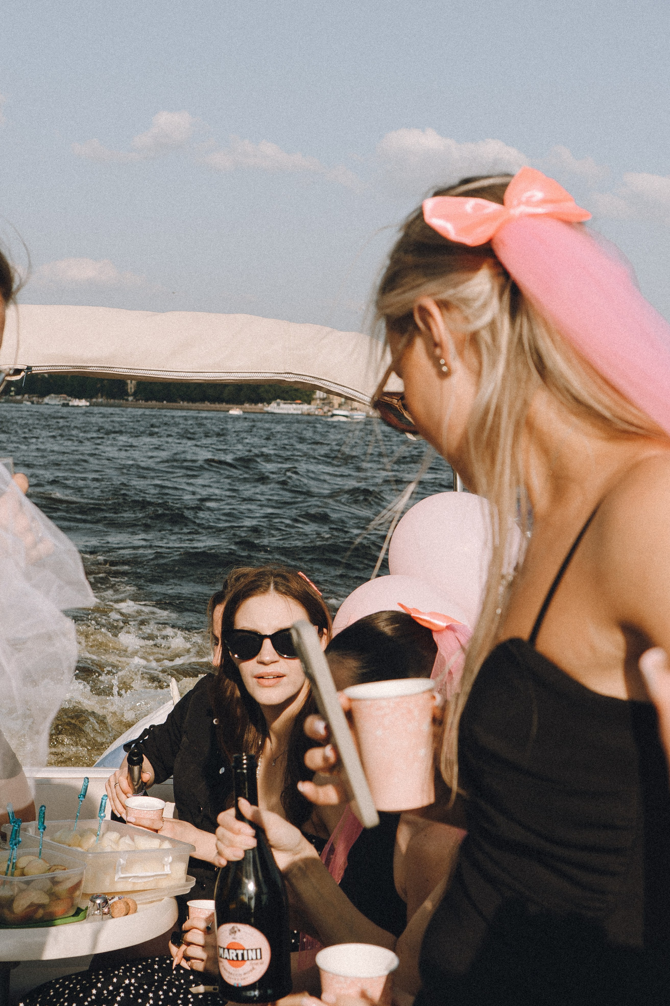 ДЕВИЧНИК НА КАТЕРЕ. Профессиональный фотограф, Санкт-Петербург — Виктория Богомолова