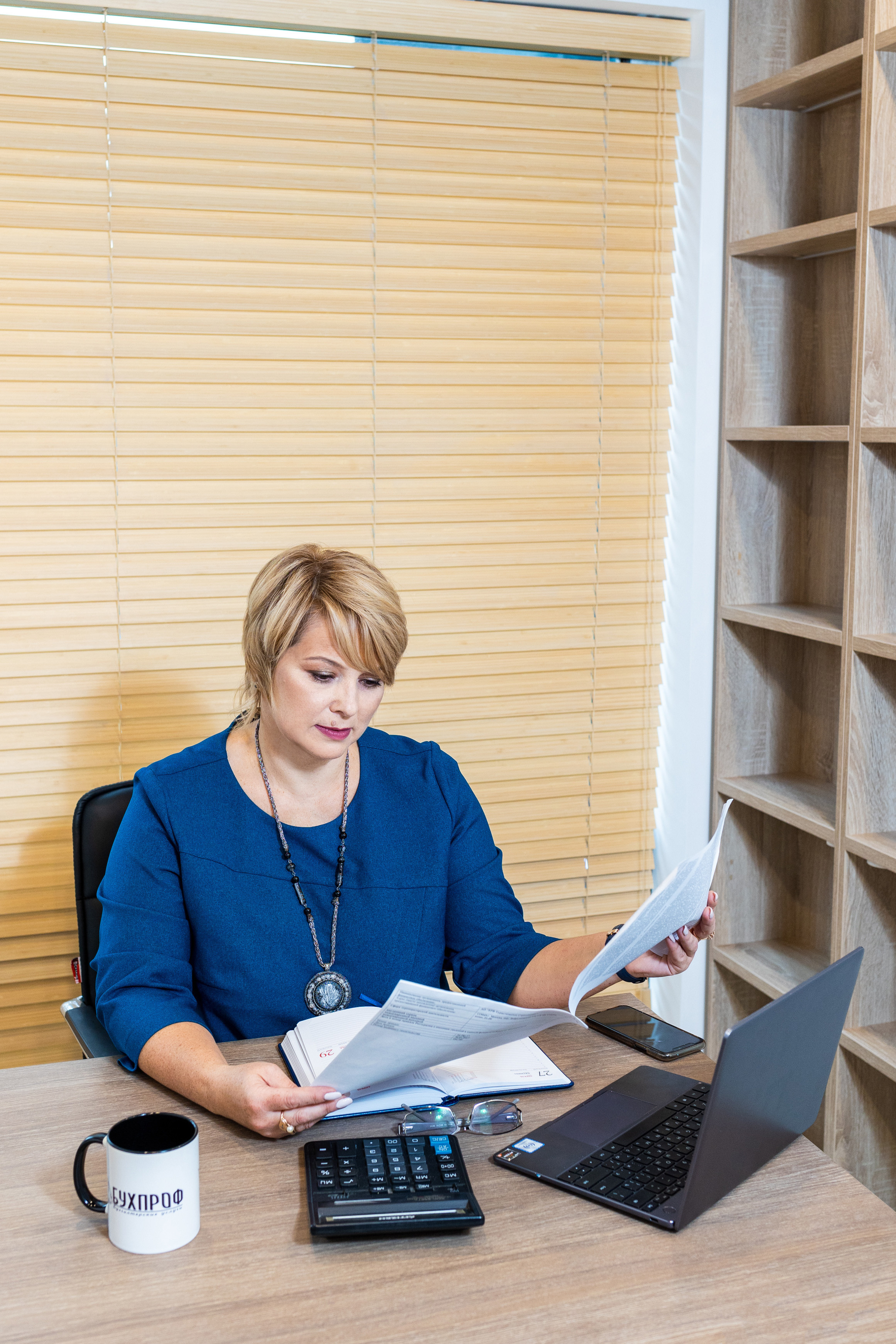 Бухгалтер Мария Выездная фотосессия в офисе. Фотограф Щелково/ Москва Татьяна Жучкова