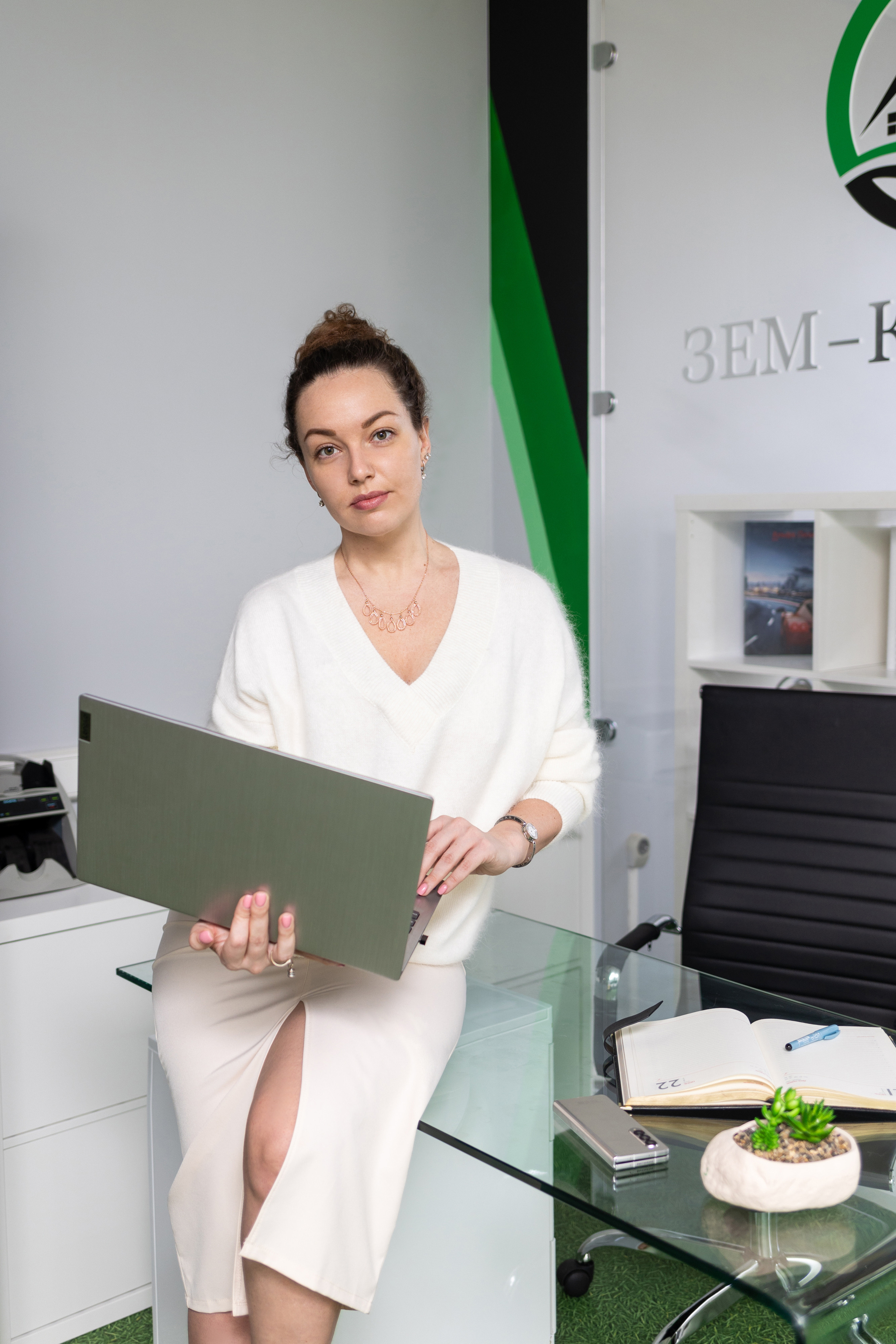 Валерия Выездная фотосессия в офисе. Фотограф Щелково/ Москва Татьяна Жучкова