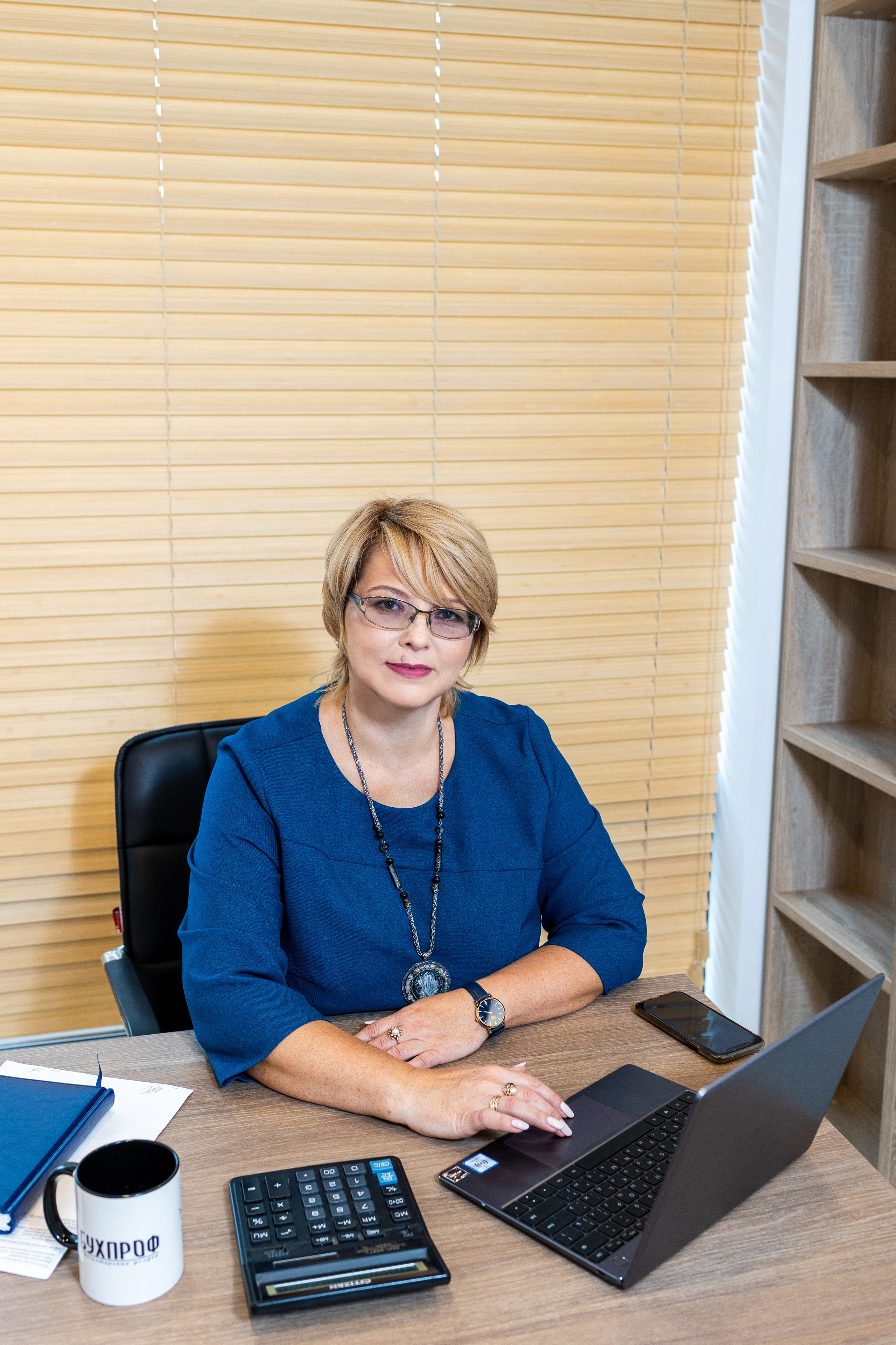 Бухгалтер Мария Выездная фотосессия в офисе. Фотограф Щелково/ Москва Татьяна Жучкова