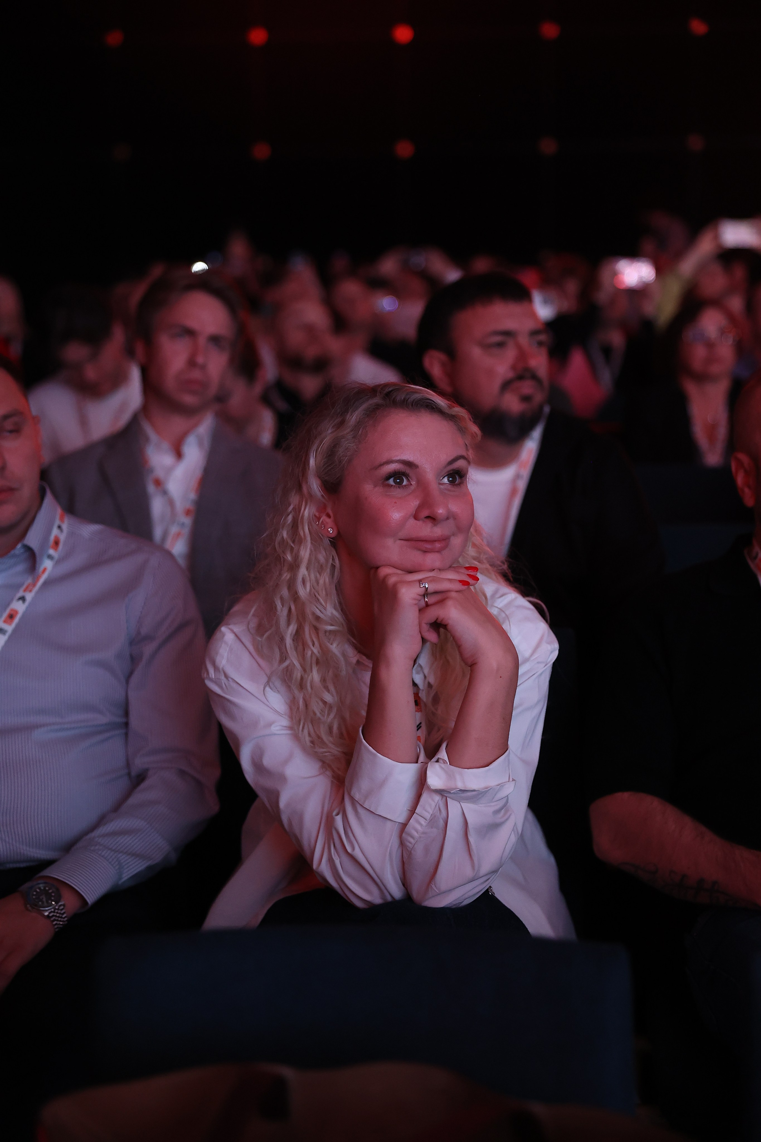 Оскар Хартманн. Business standup тур. Александра, репортажный и событийный фотограф