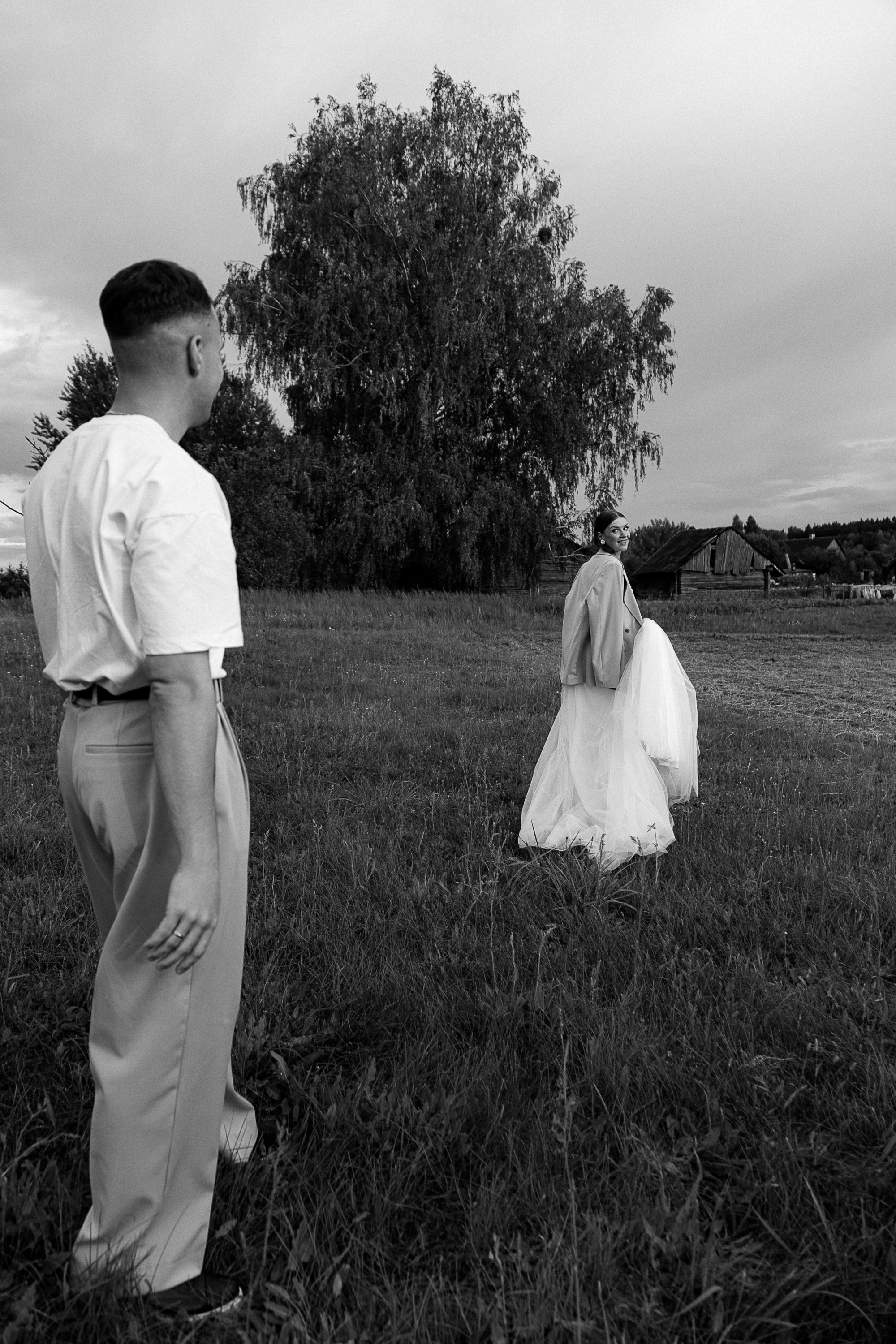 Свадьбная фотосессия в деревенской атмосфере. Свадебный и семейный фотограф Виолетта Сидельникова. Краснодар, Россия, Беларусь, Европа
