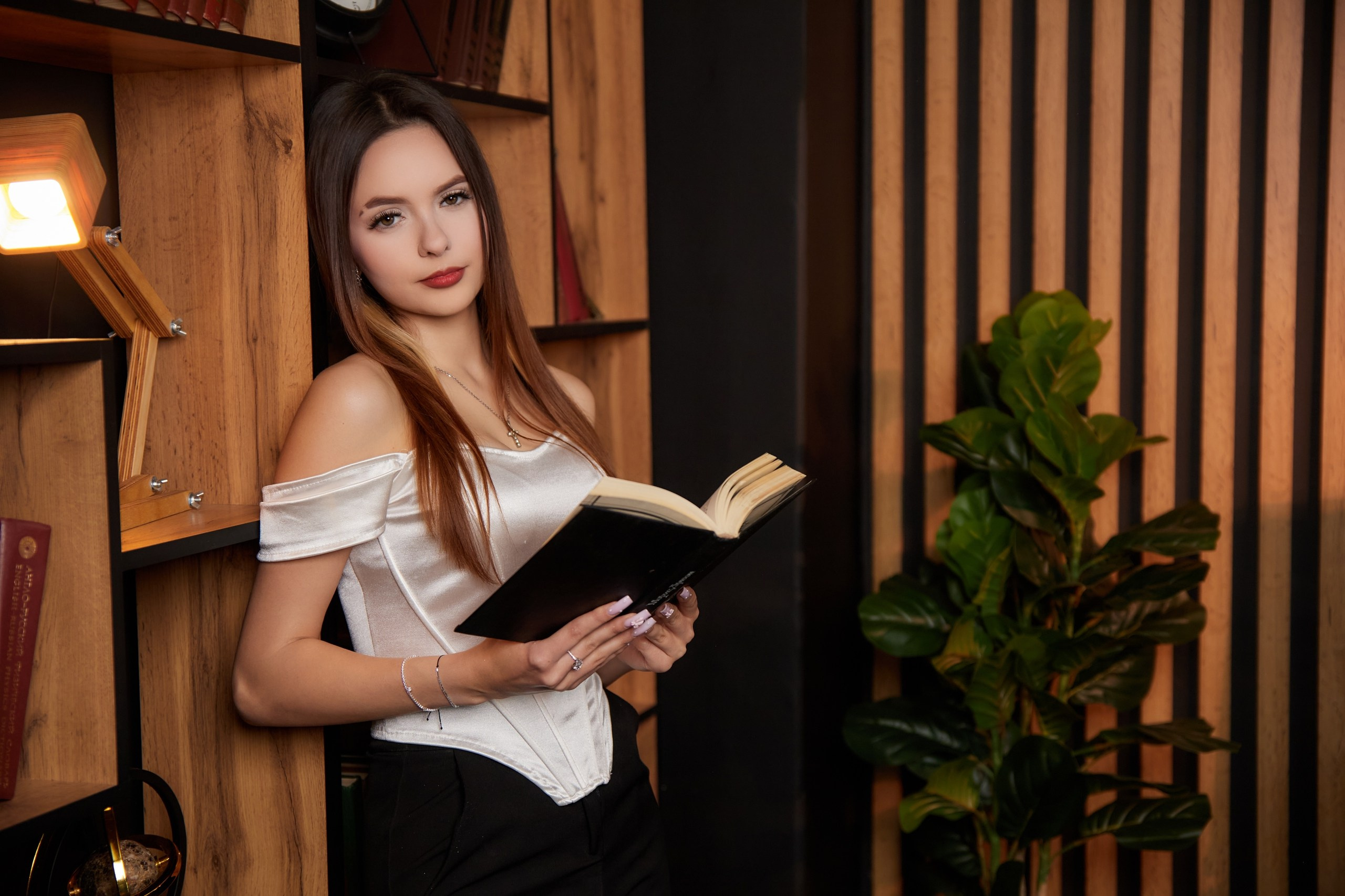 Зал «Кабинет». Выпускные альбомы в Донецке и ДНР. Фотограф Донецк и ДНР