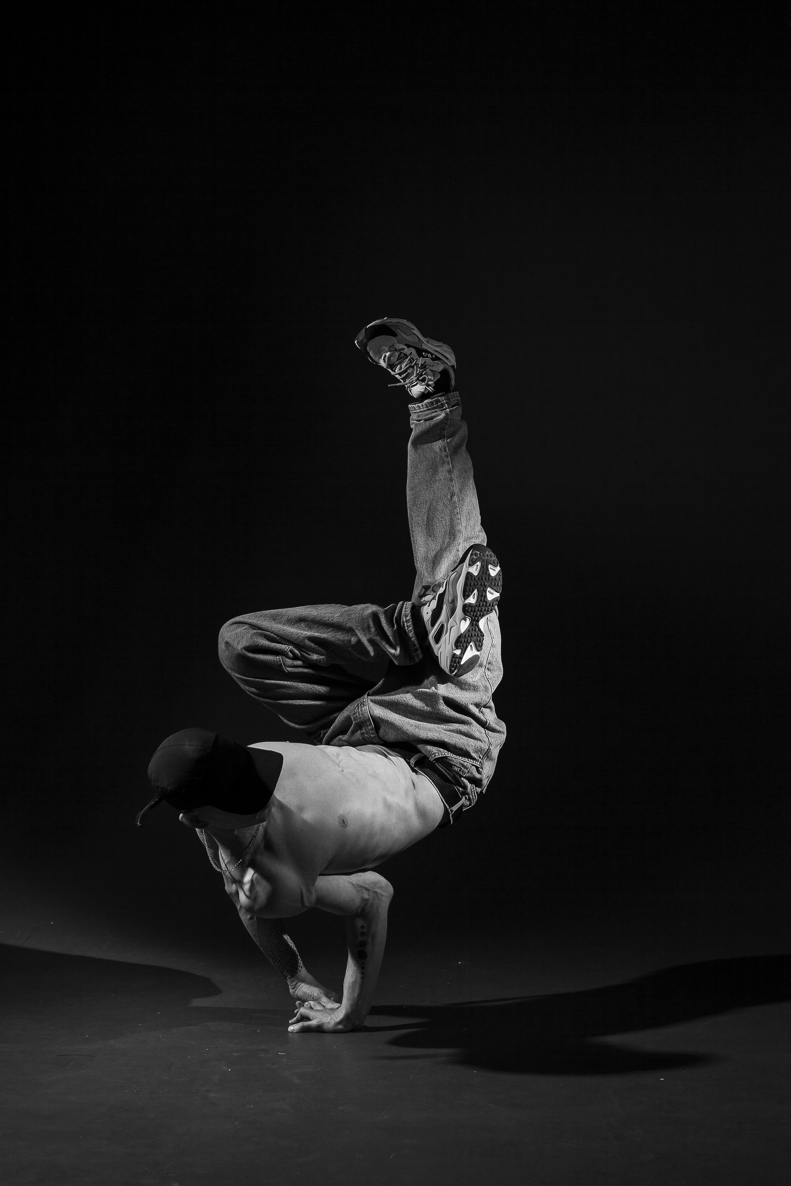 Борислав. Танцор брейкданса. Психолог с фотоаппаратом Зимина Оксана