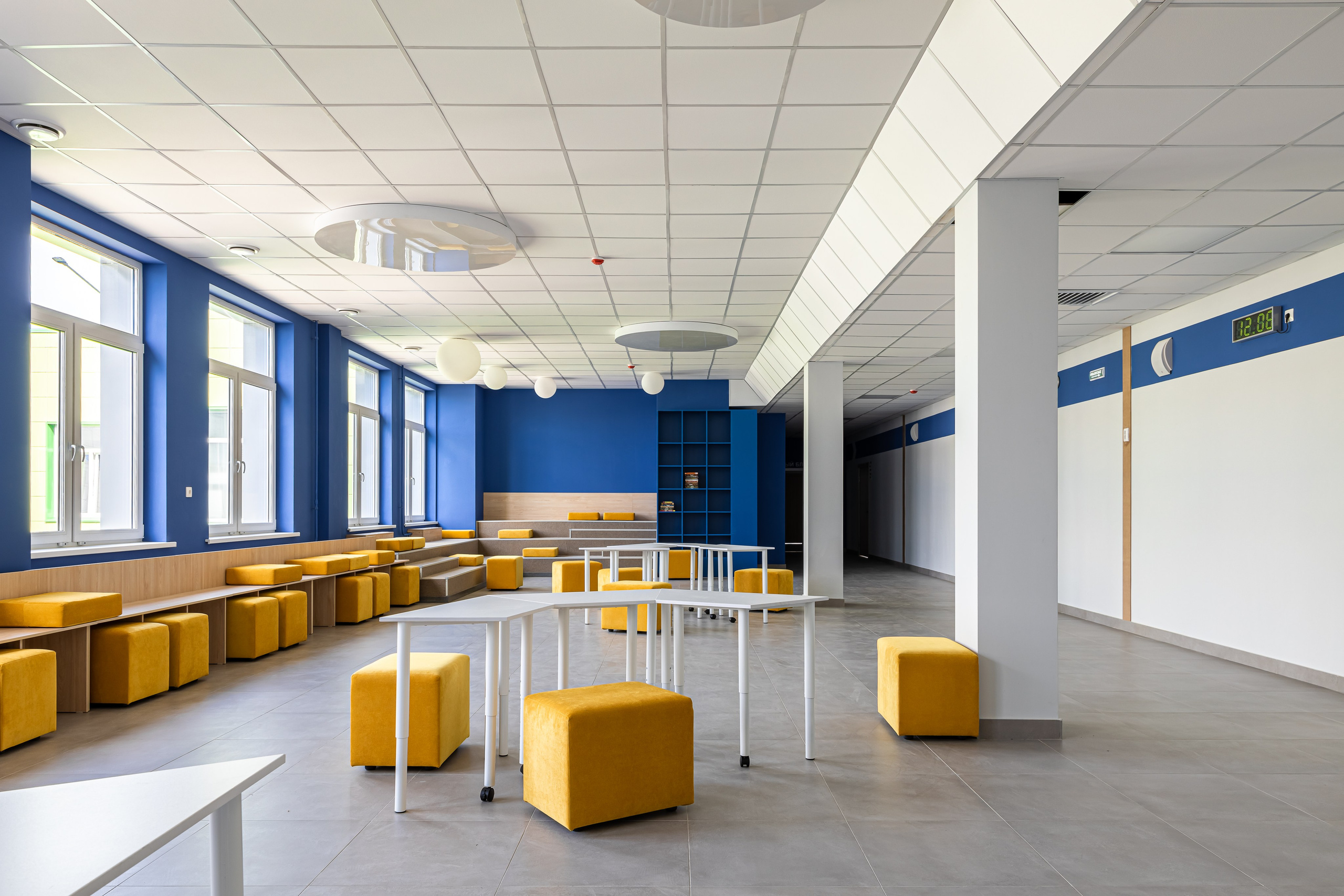 «Умная» школа № 74, г. Киров. Дизайнер Алина Вейнкрот. Иван Благушин. Интерьерный и архитектурный фотограф в Москве и Санкт-Петербурге