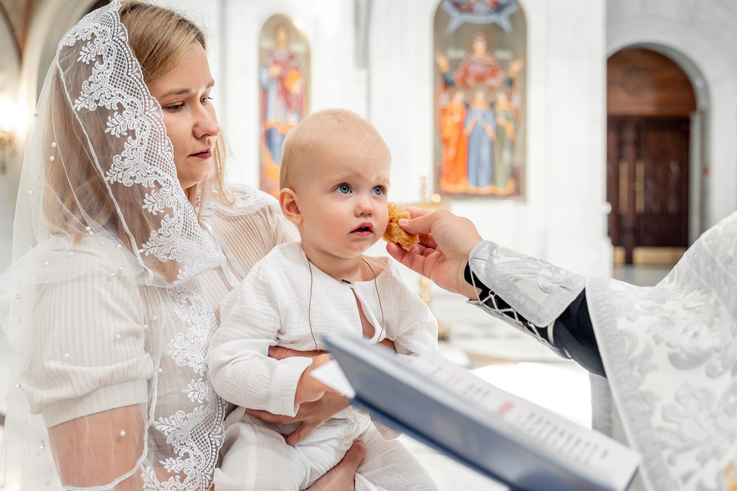 Фотограф на крещение Москва. Храм Владимира Равноапостольного Спартак. Фотограф \ Видеограф на Крещение, Венчание Москва| Семейные съемки