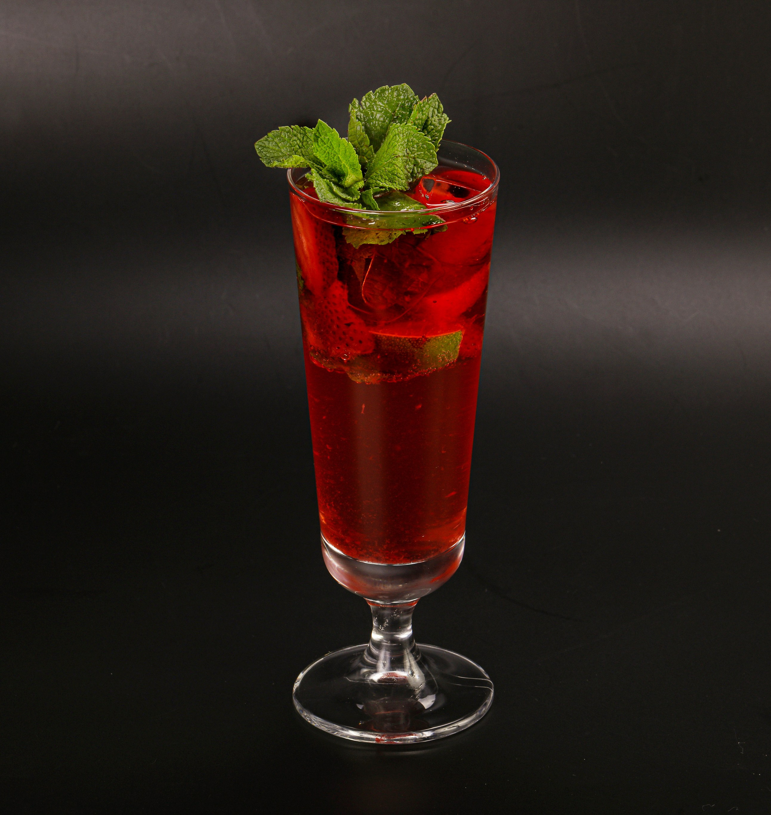 Фотосъемка суши и роллов. Заказ по тел.: +7 (906) 006-90-22. Фуд-фотограф Андрей Старостин — съемка еды в Москве. 9000 руб. в час