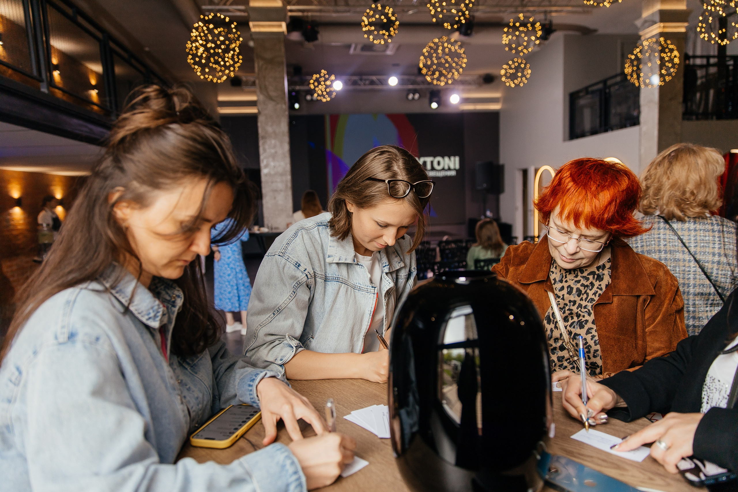 Презентация новинок систем света Maytoni в One way loft. Фотограф в Красноярске Надежда Воскресенская